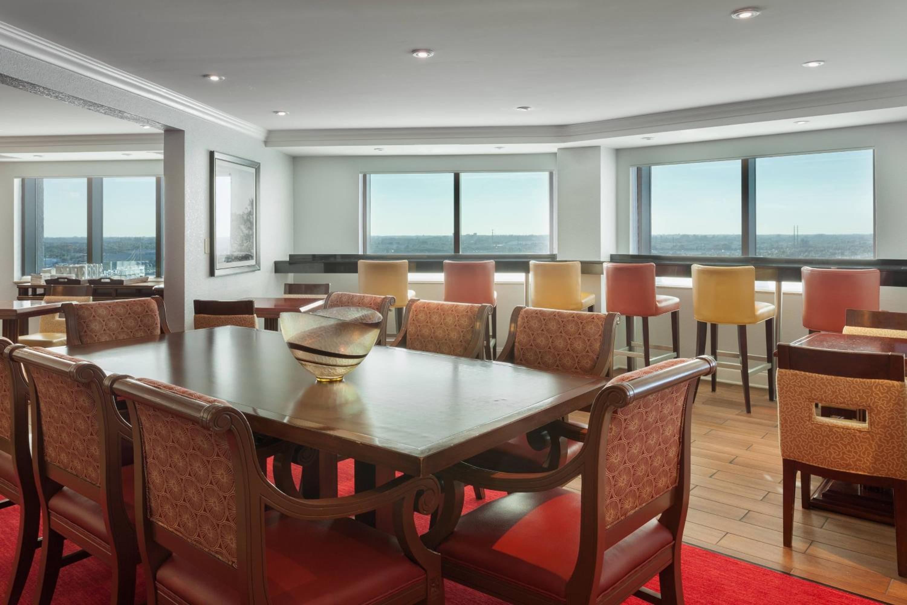 Concierge King Room - Photo 8