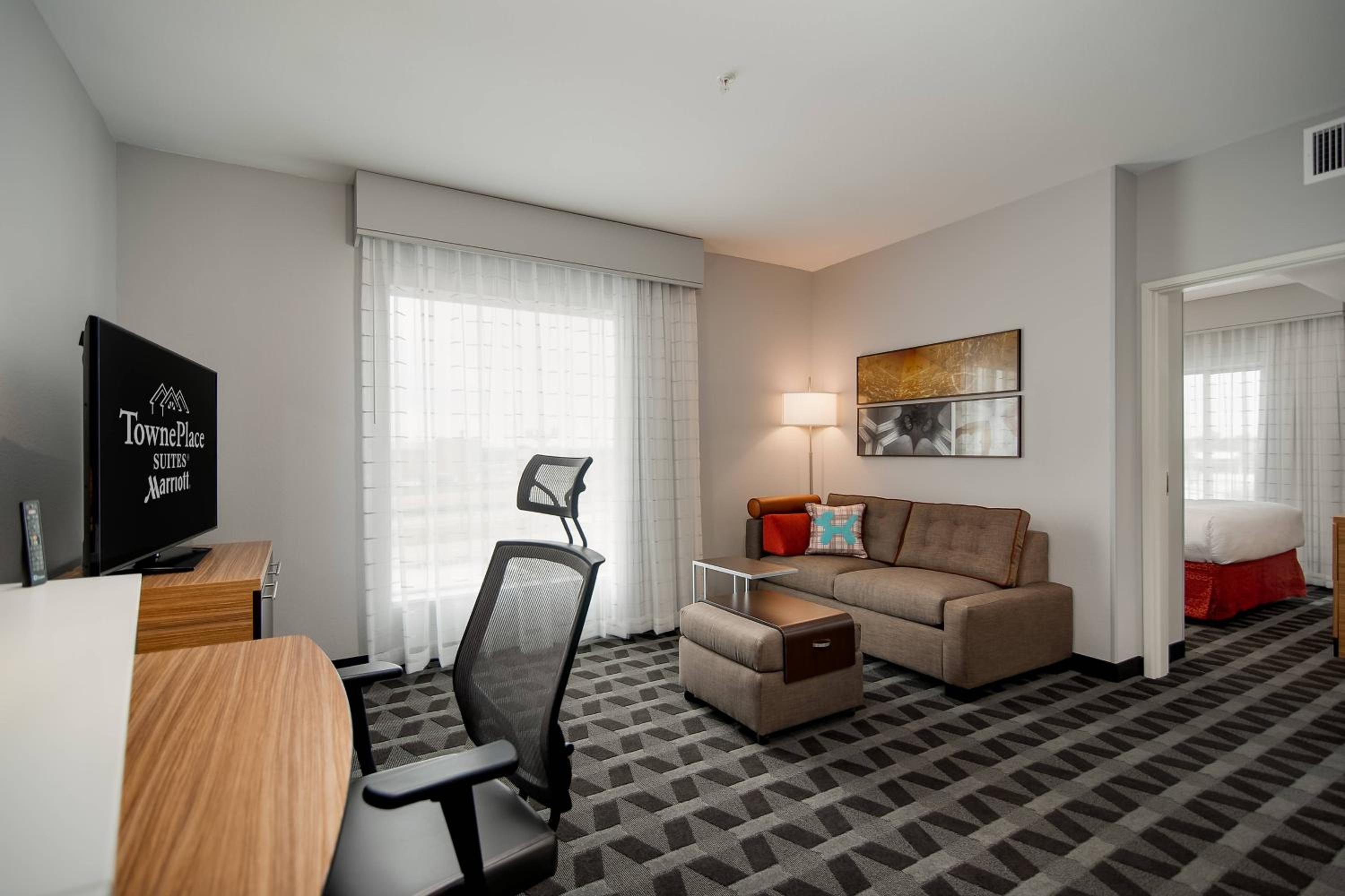 One Bedroom Suite with Sofa Bed and One Queen Bed photo 1