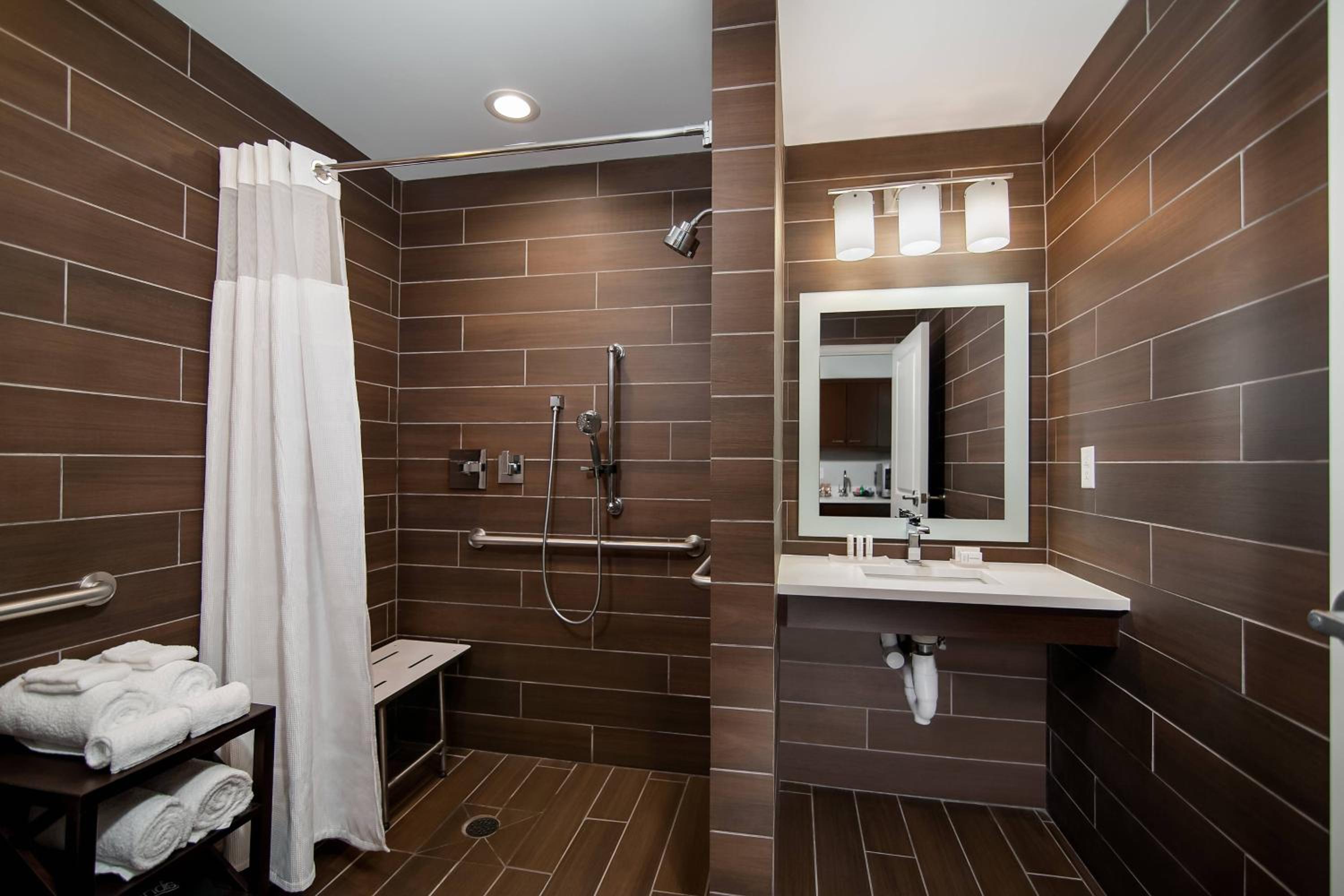 King Studio Suite photo 3
