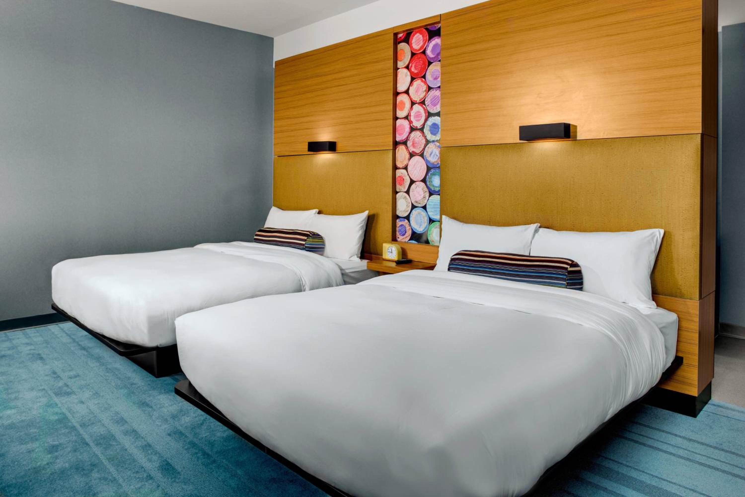 Queen Room with Two Queen Beds - Non-Smoking - Photo 1