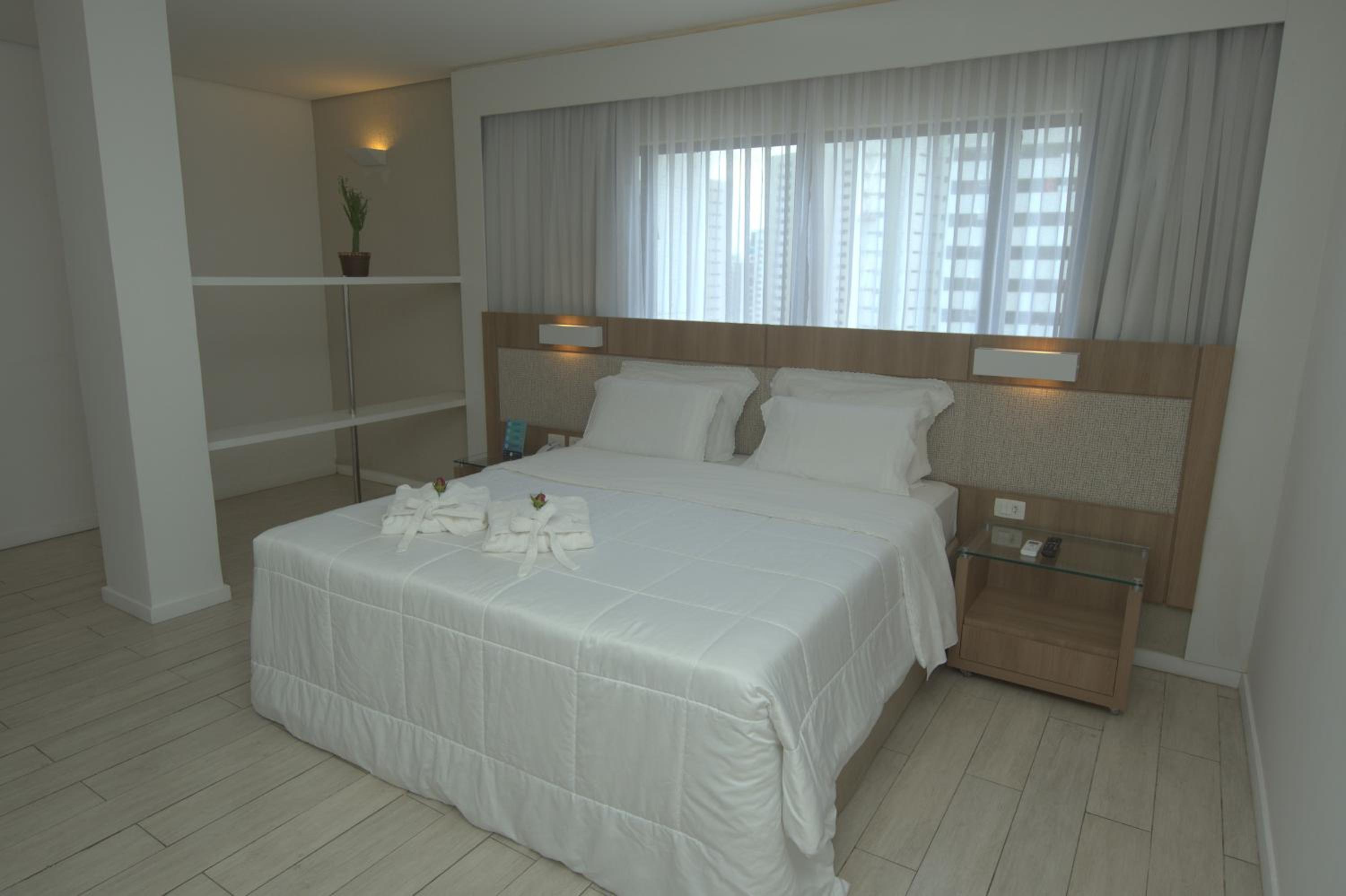 Master Room (2 Adults + 1 Child) thumbnail 6