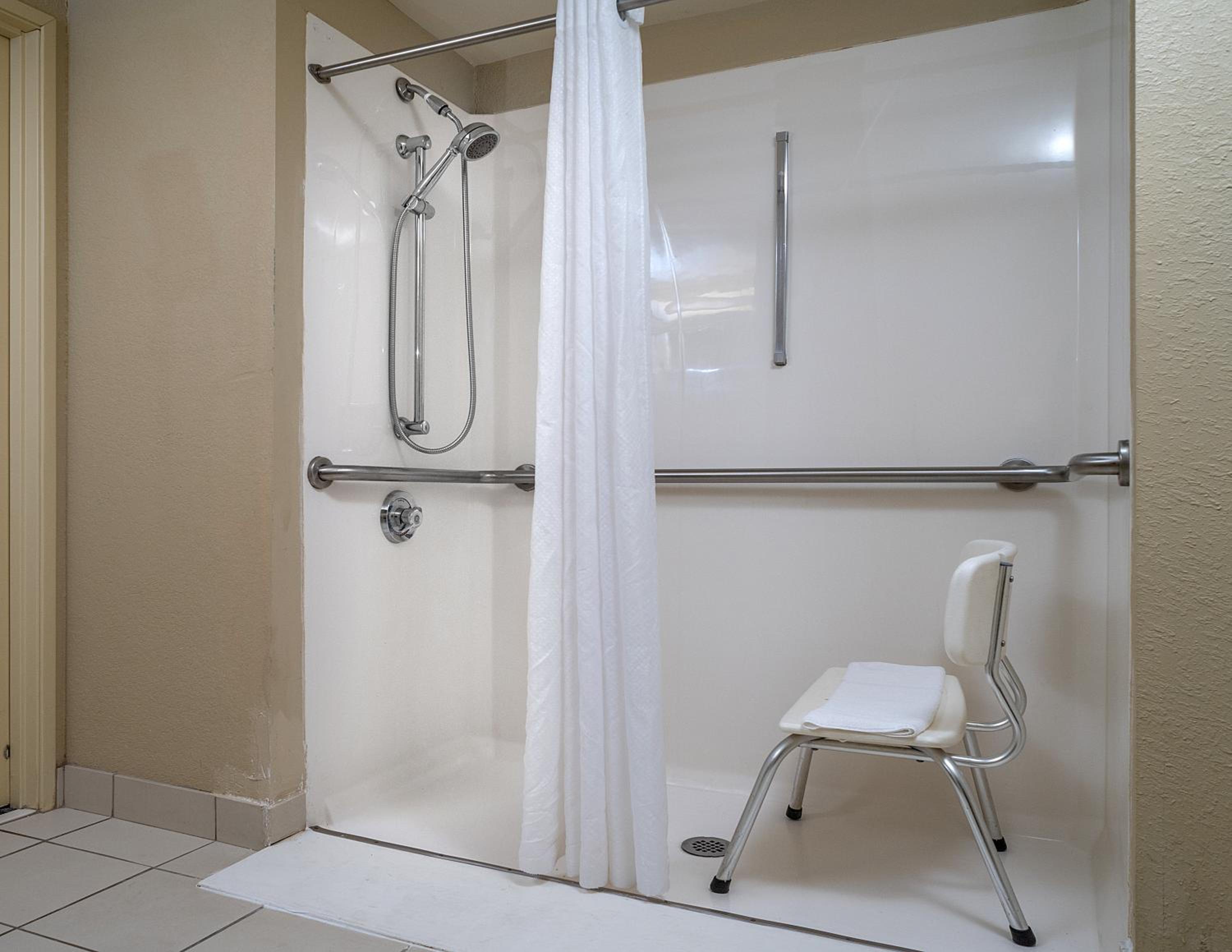 King Room with Roll-In Shower - Disability Access - Photo 2