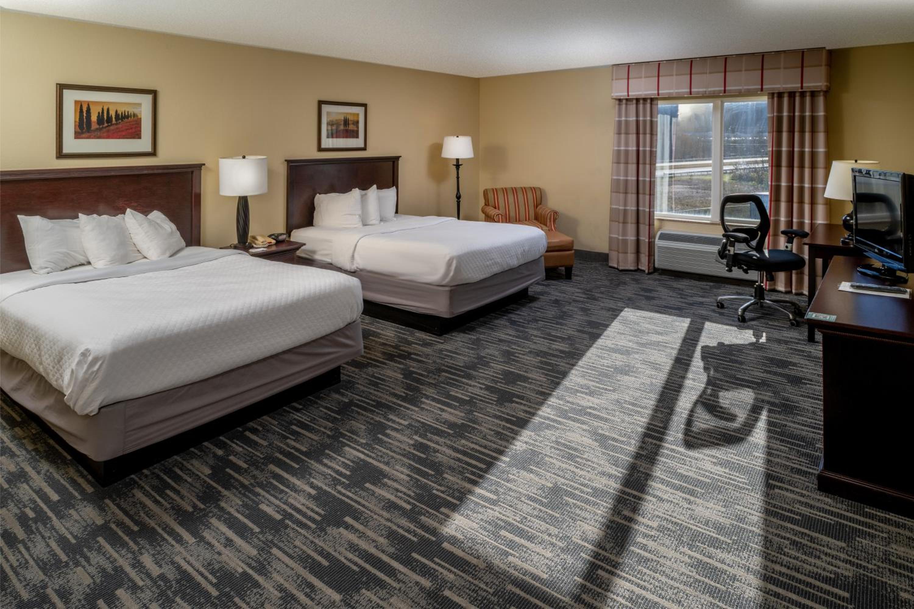 One-Bedroom Queen Suite - Non-Smoking - Photo 8