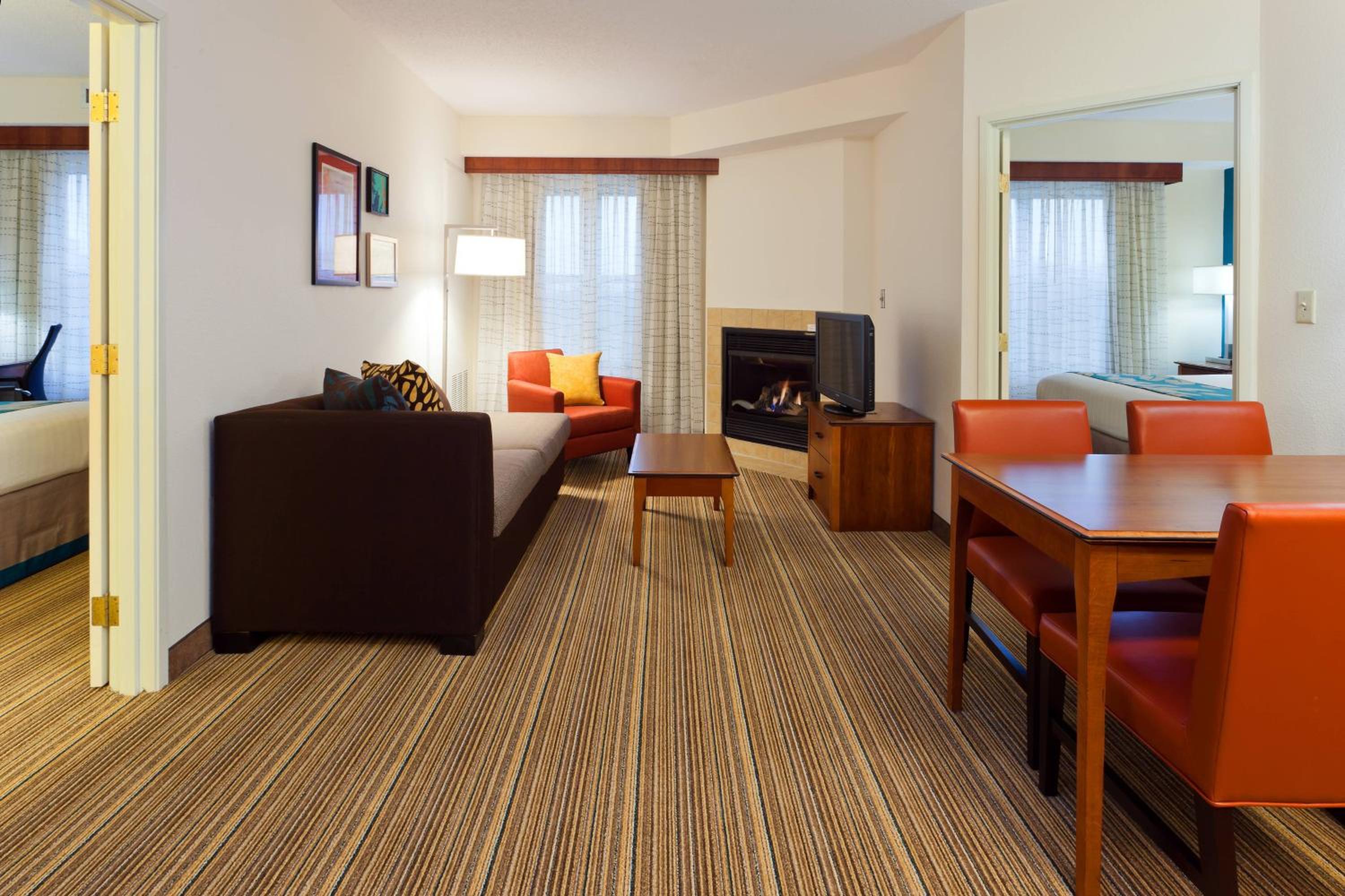 Two-Bedroom Suite photo 3