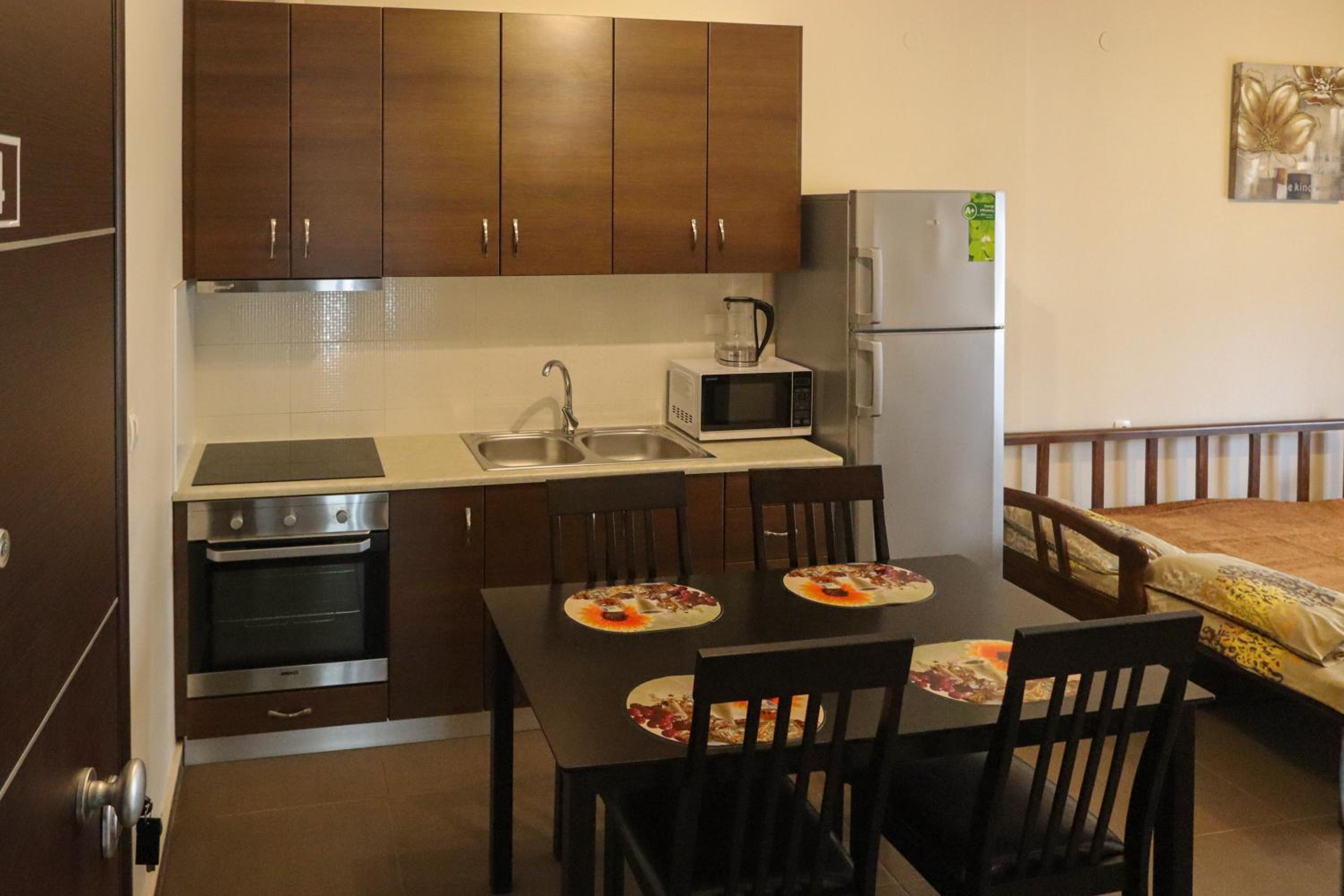 Apartment with Balcony photo 2