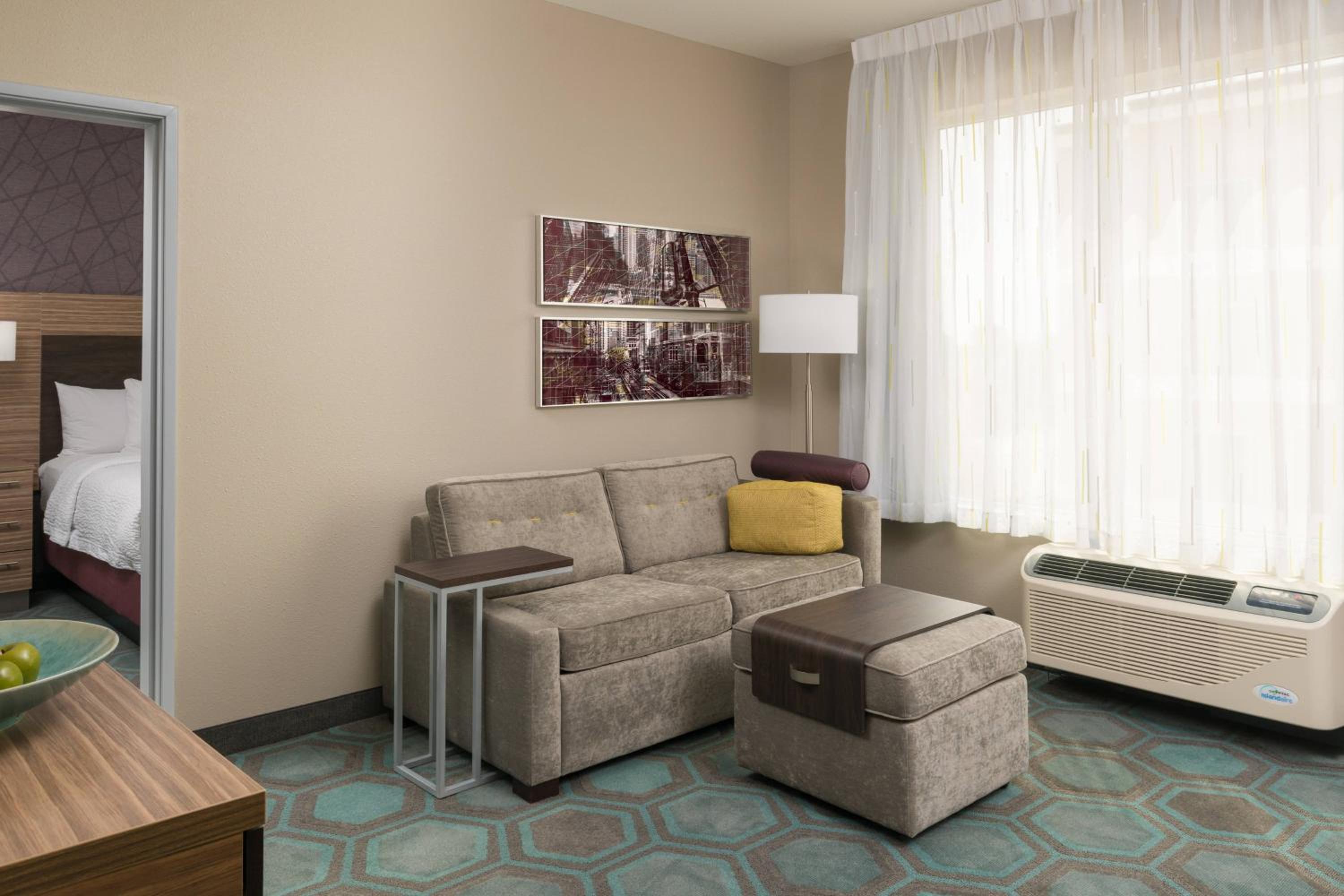 One-Bedroom Queen Suite photo 1