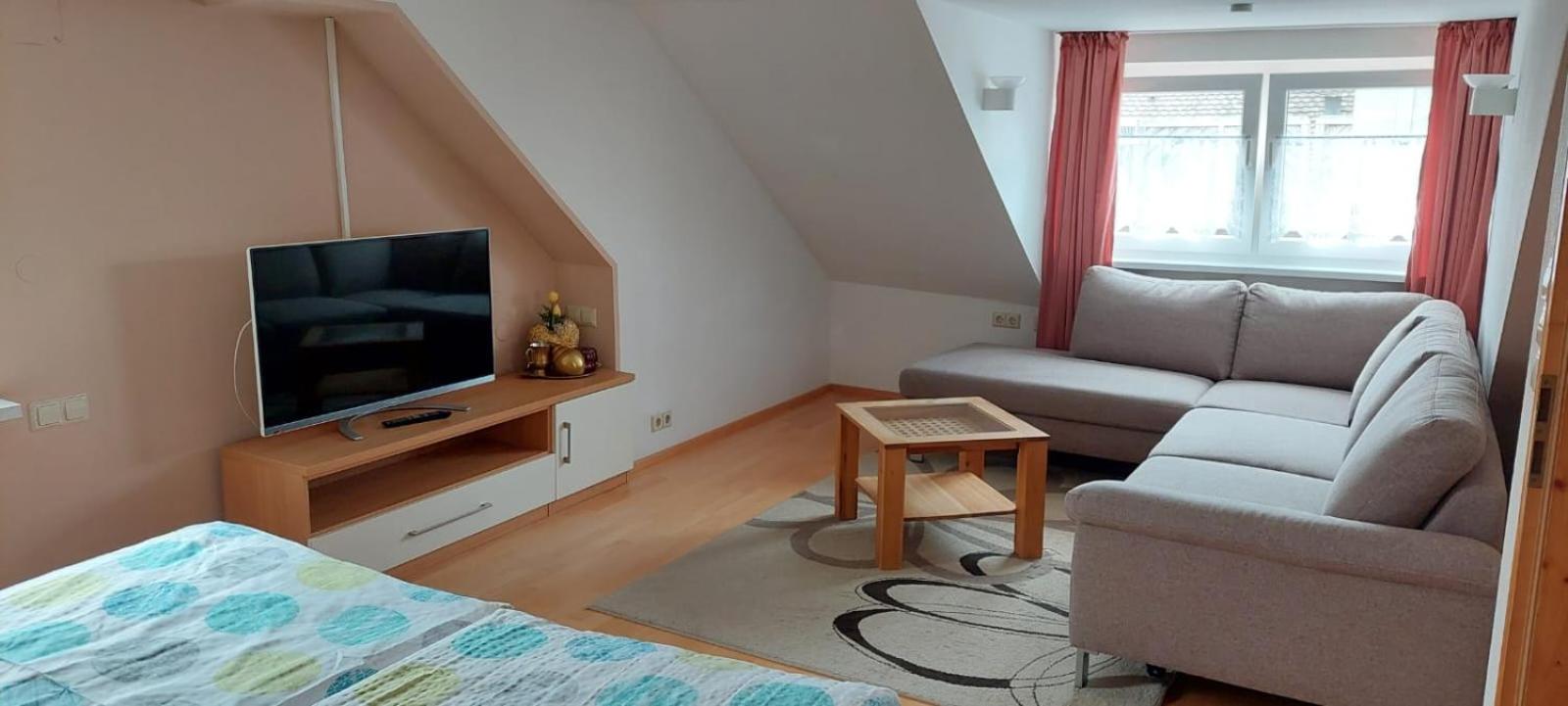 Family Room photo 3