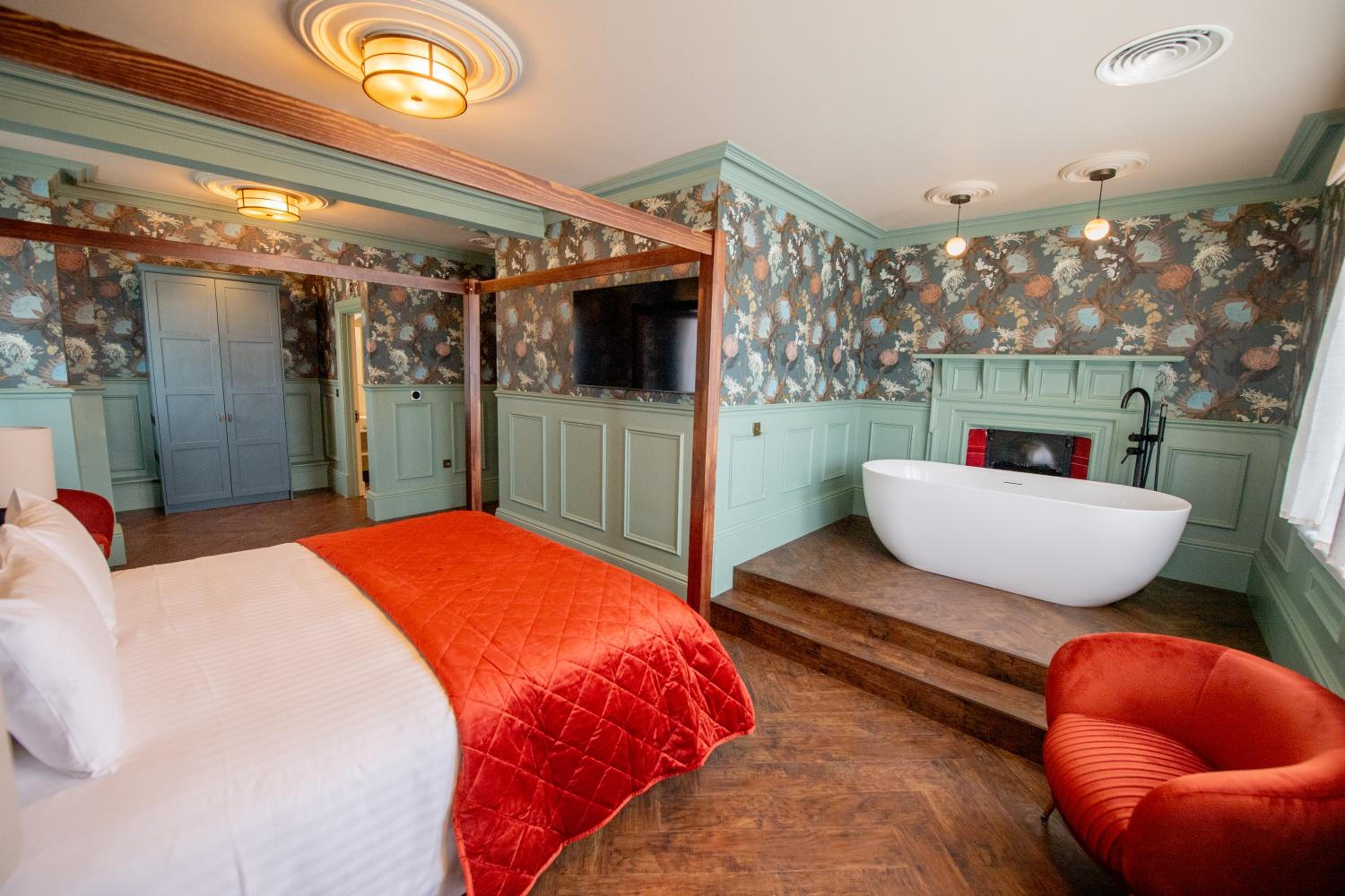 The Carre Arms Hotel & Restaurant