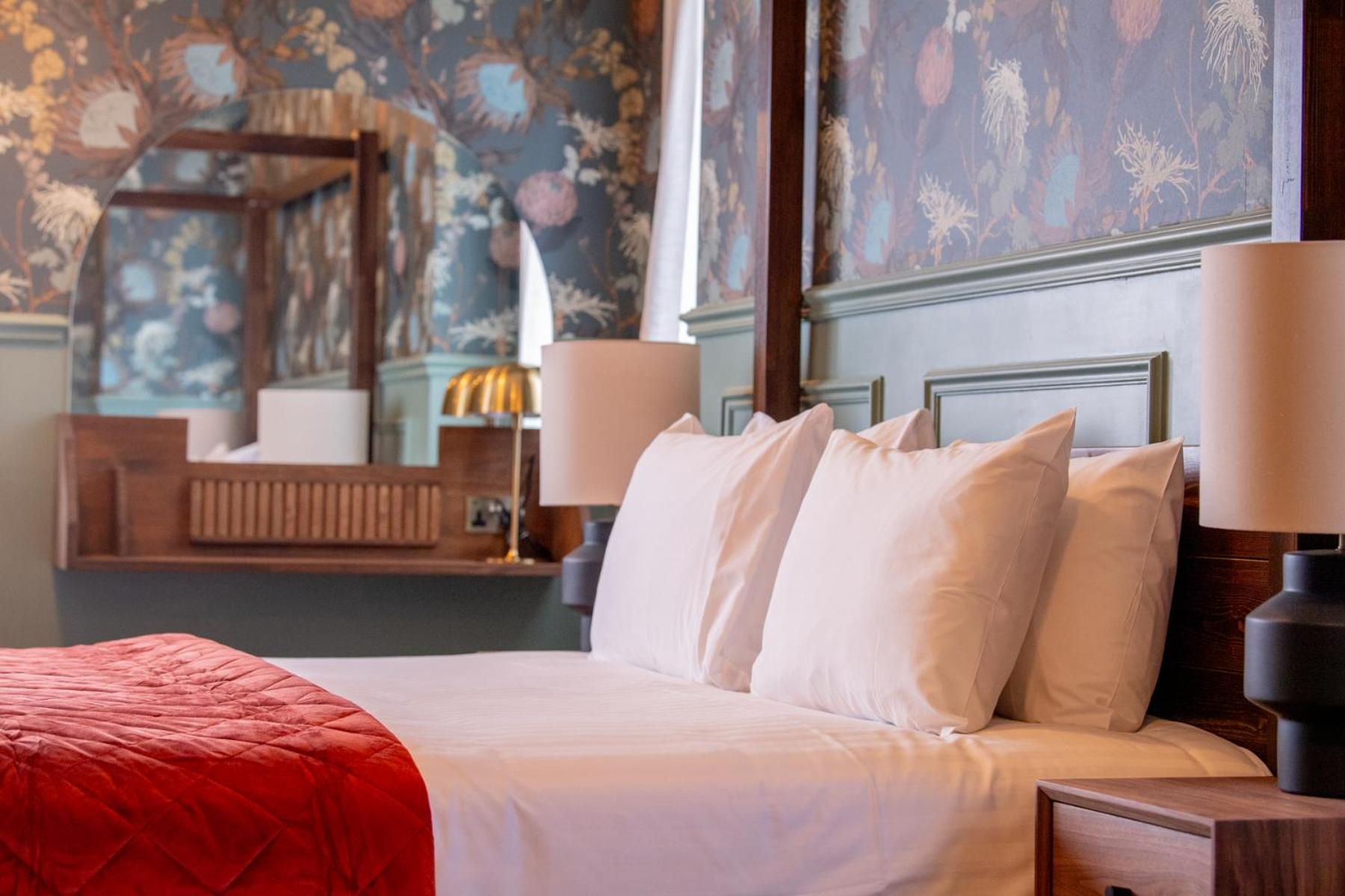 Deluxe King Room, photo 6