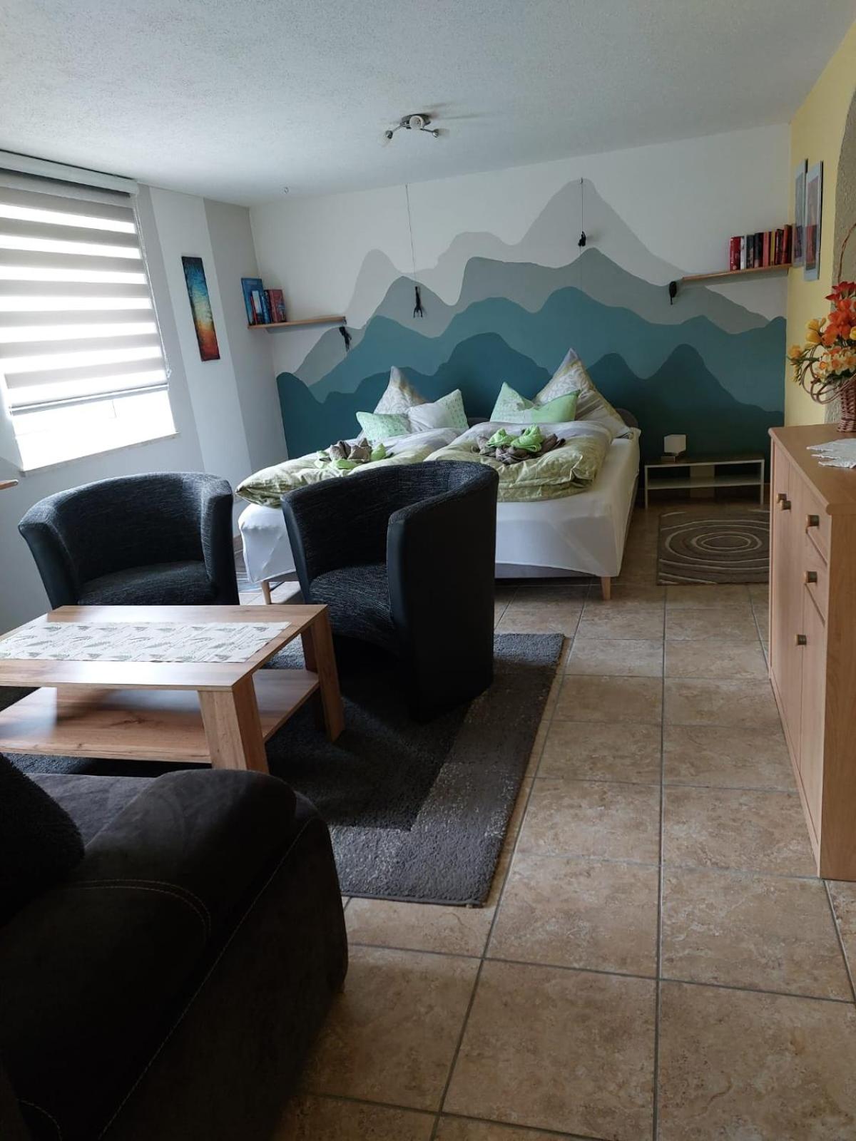 One-Bedroom Apartment photo 1