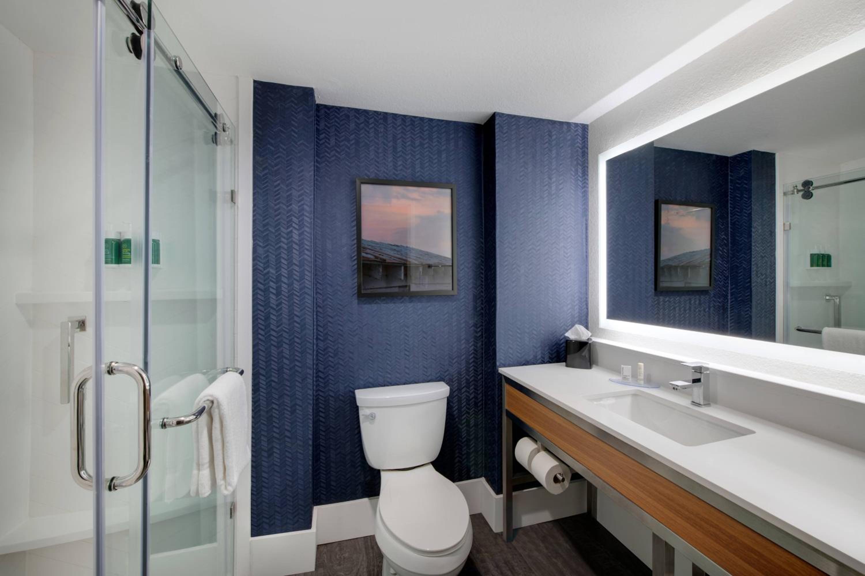 Double Queen Room - Photo 3