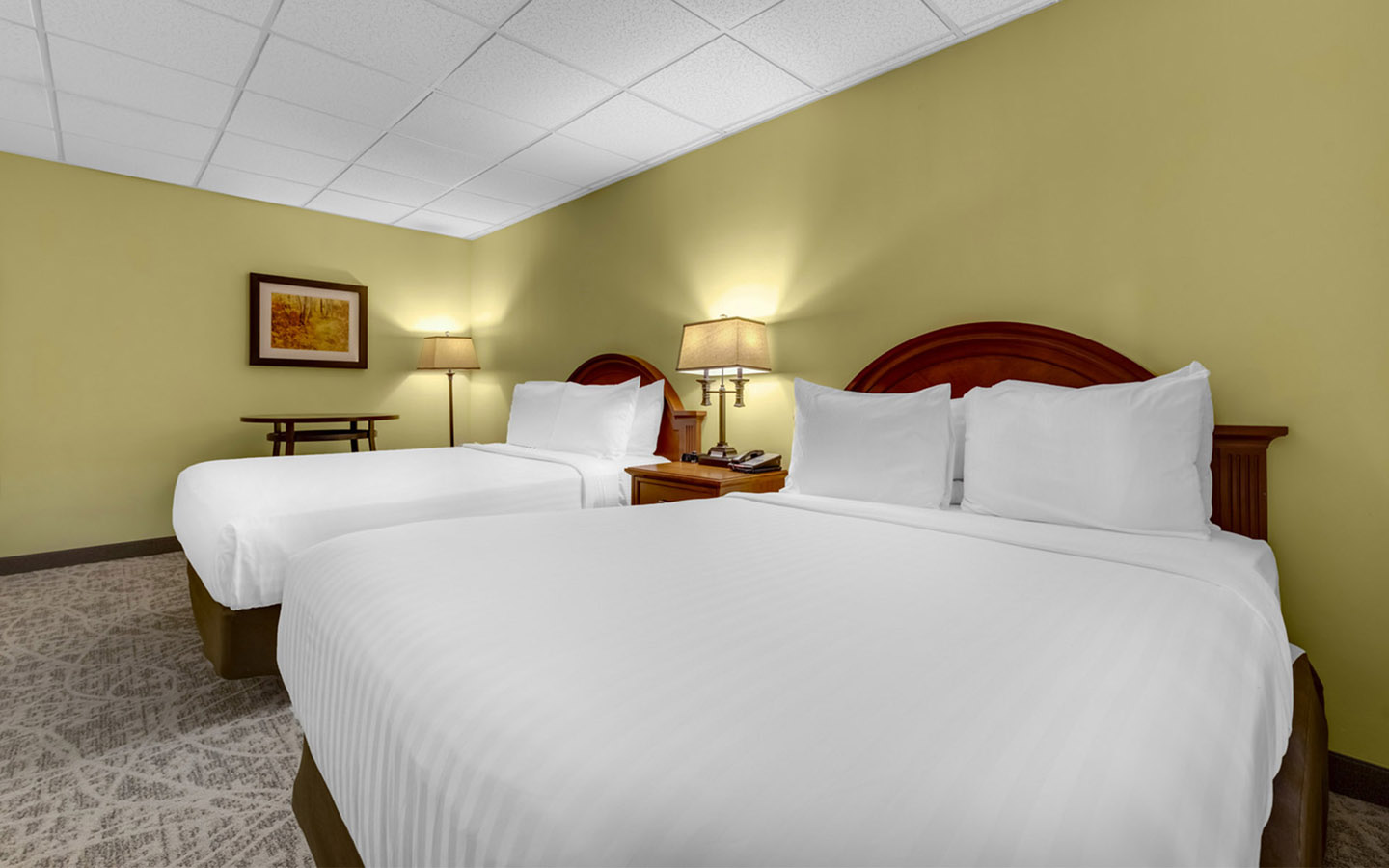 Family suite 2 queen beds, No Pets