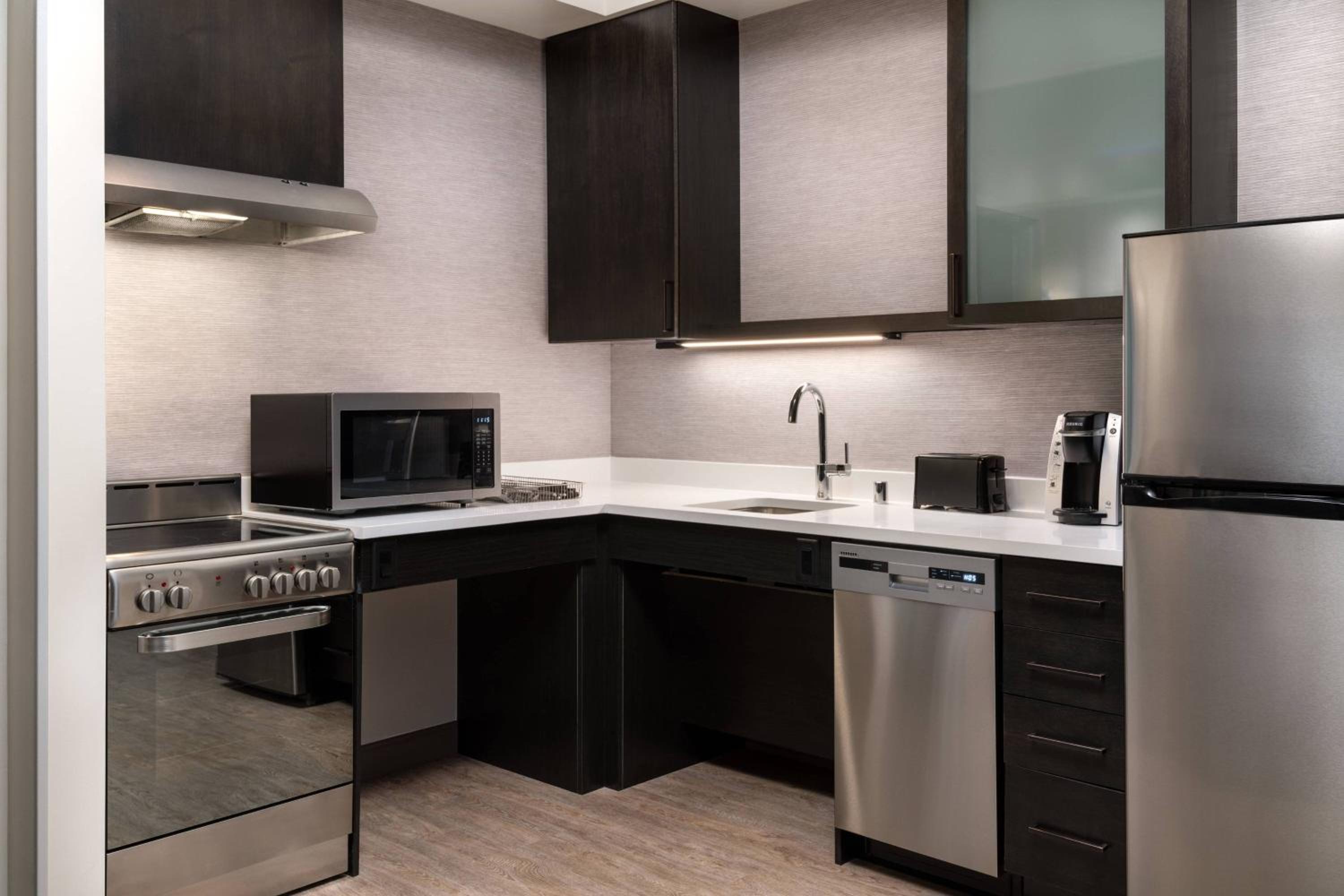 Two-Bedroom Suite - Photo 10