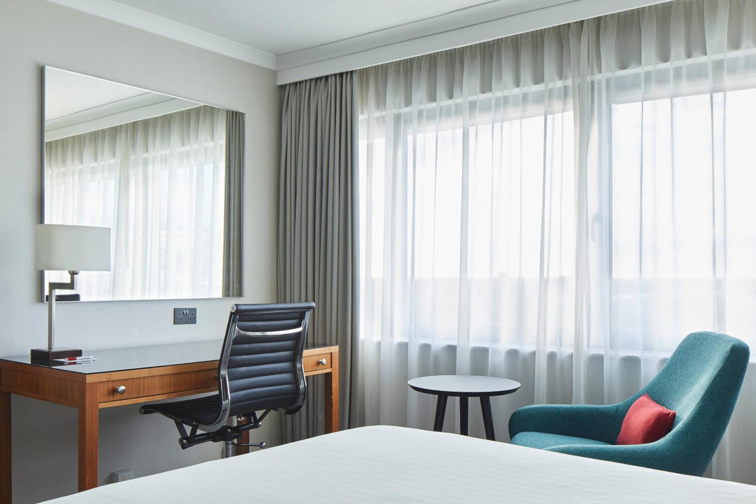 Deluxe King Room - Photo 3