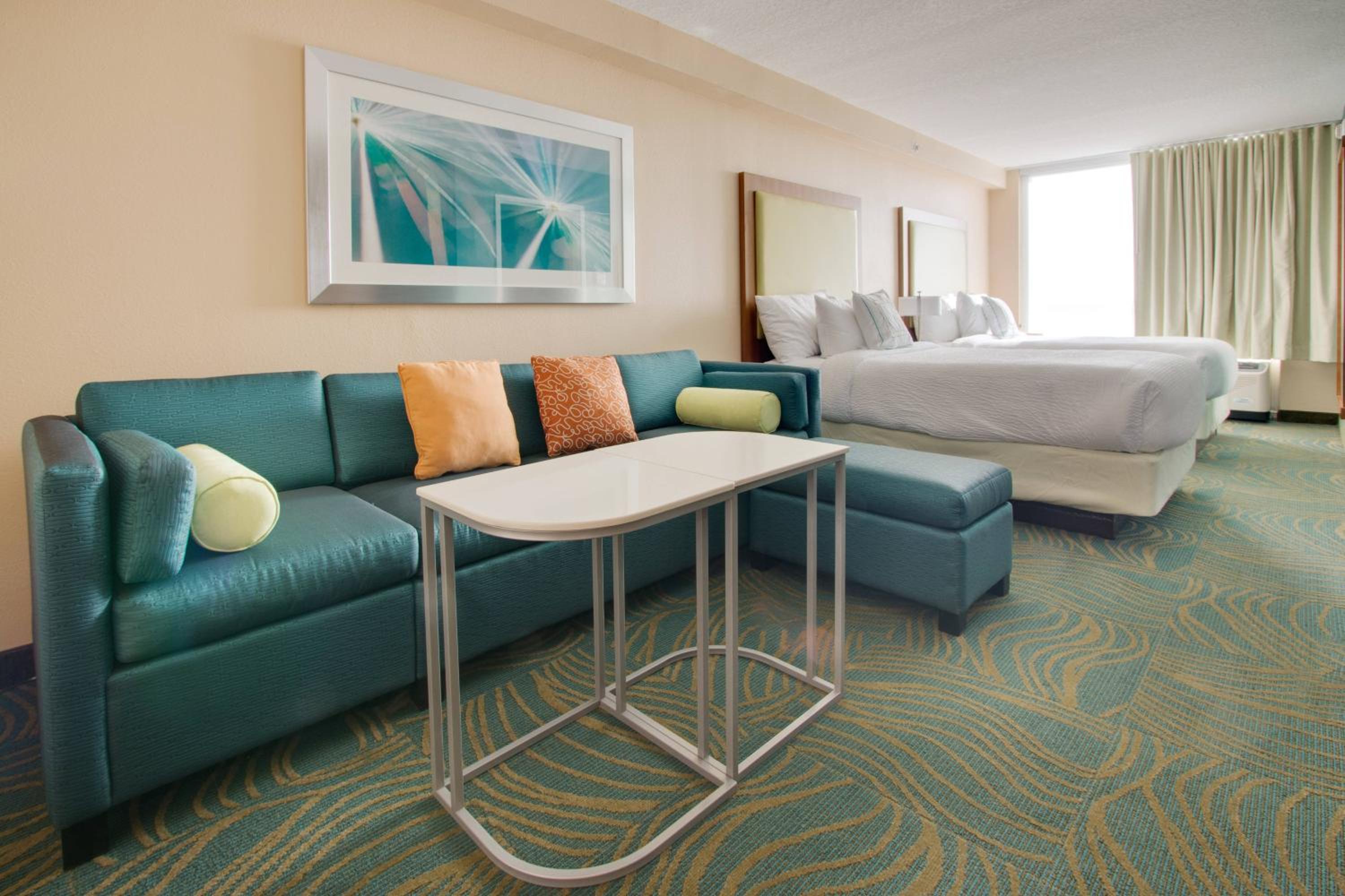 Suite with Two Double Beds and Sofa Bed - Photo 9