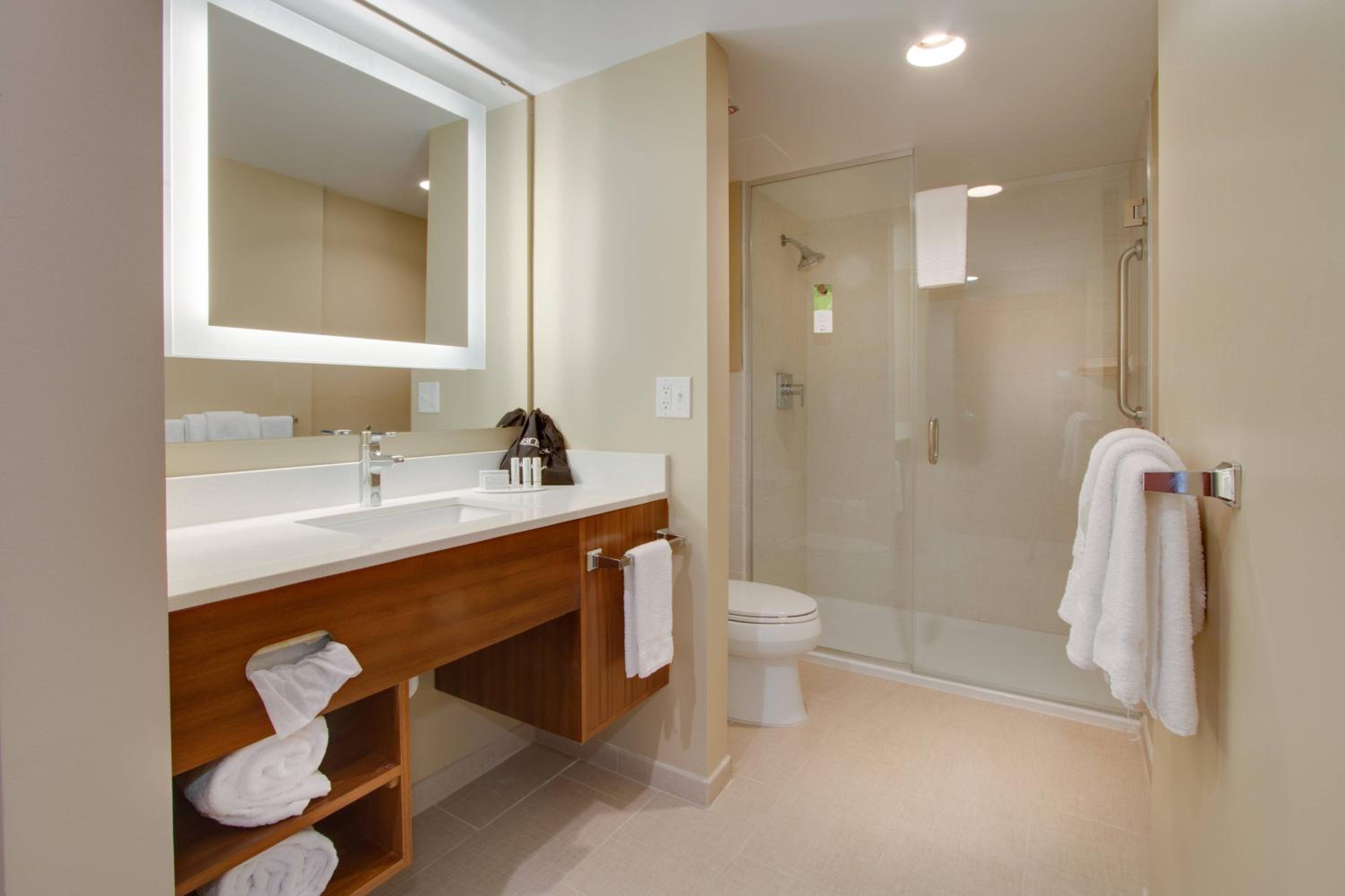 Suite with Two Double Beds and Sofa Bed - Photo 5