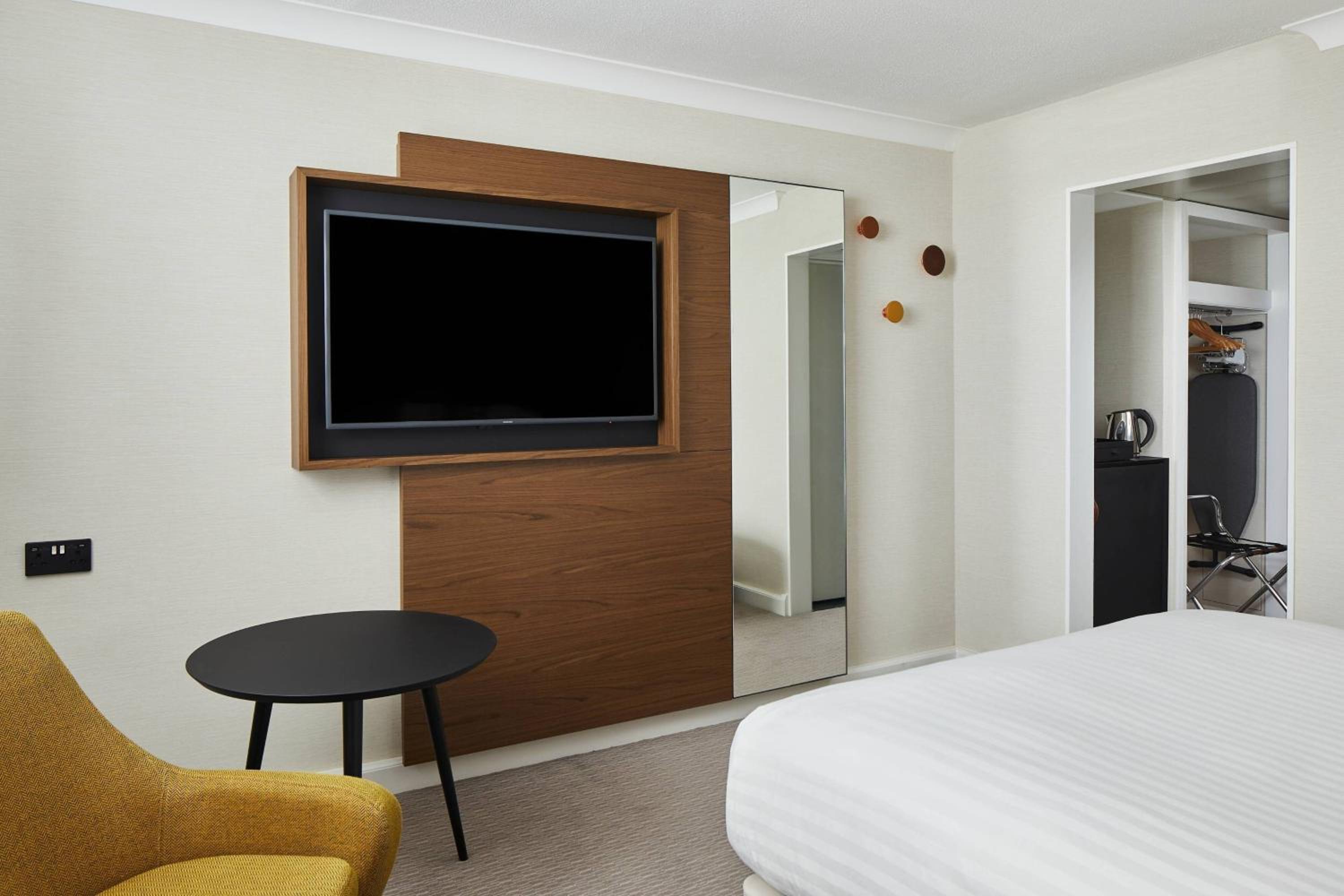 Deluxe King Room photo 3
