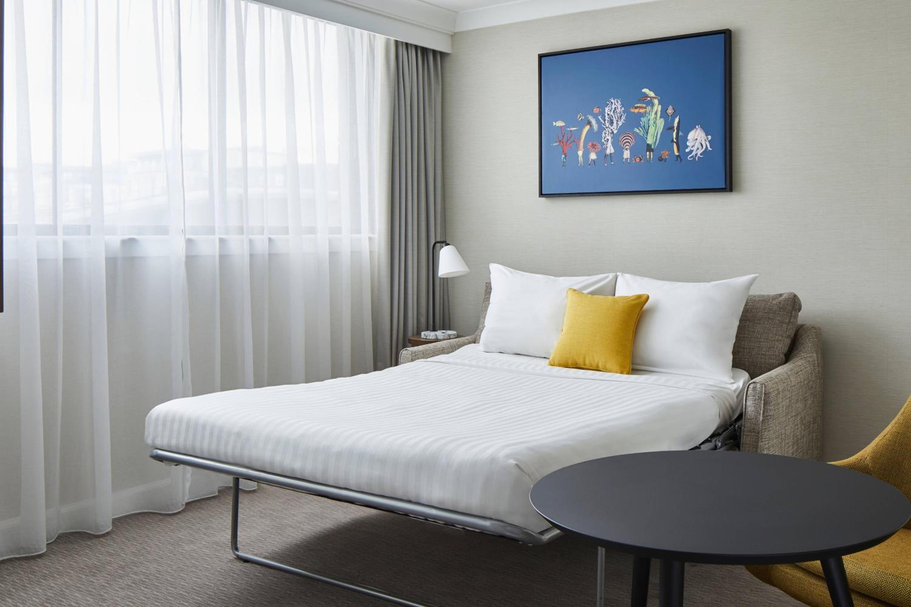 One-Bedroom Large Suite - Executive Lounge Access photo 2