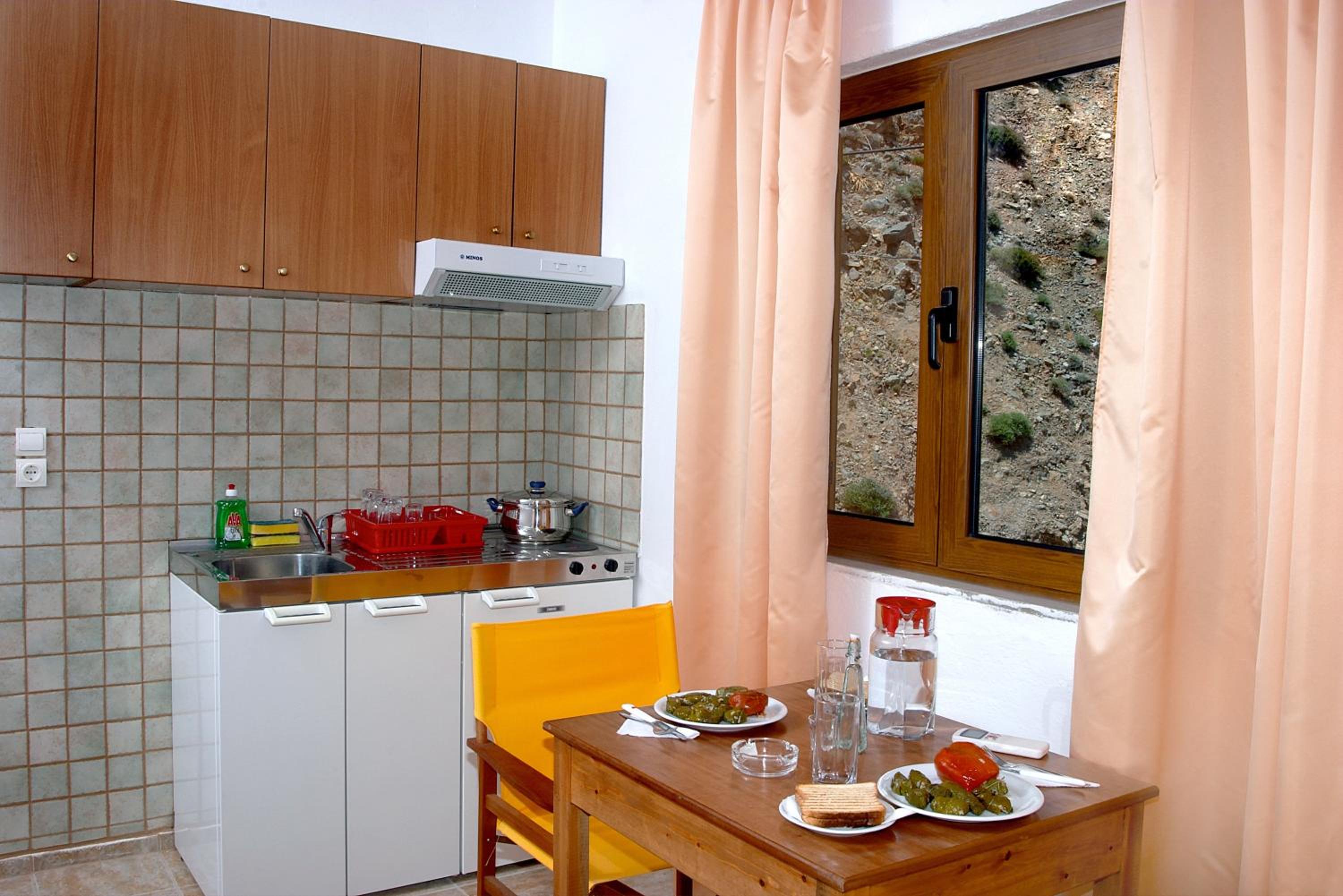 Apartment with Sea View - Photo 3
