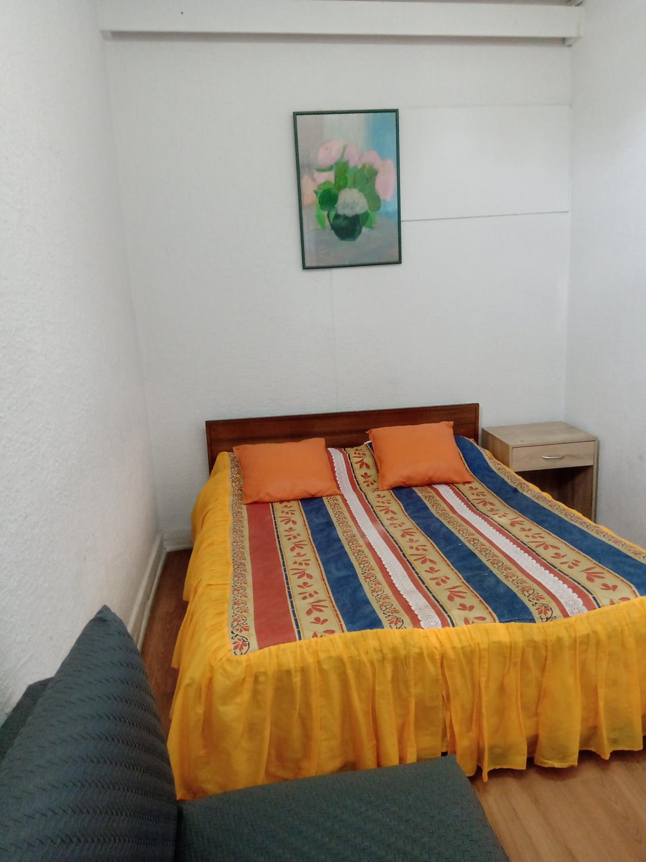 Single Room with Private Bathroom photo 2