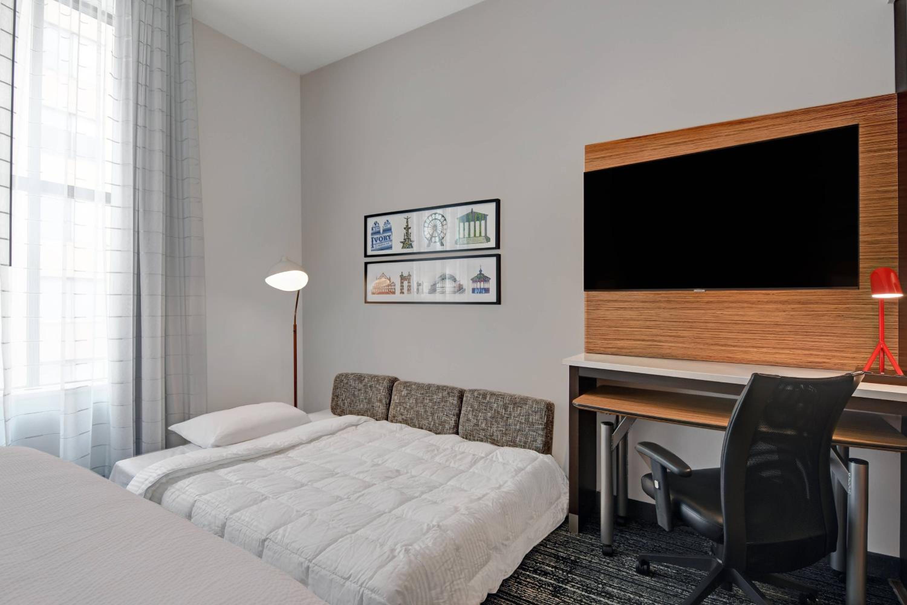 King Studio with Sofa Bed - Photo 4