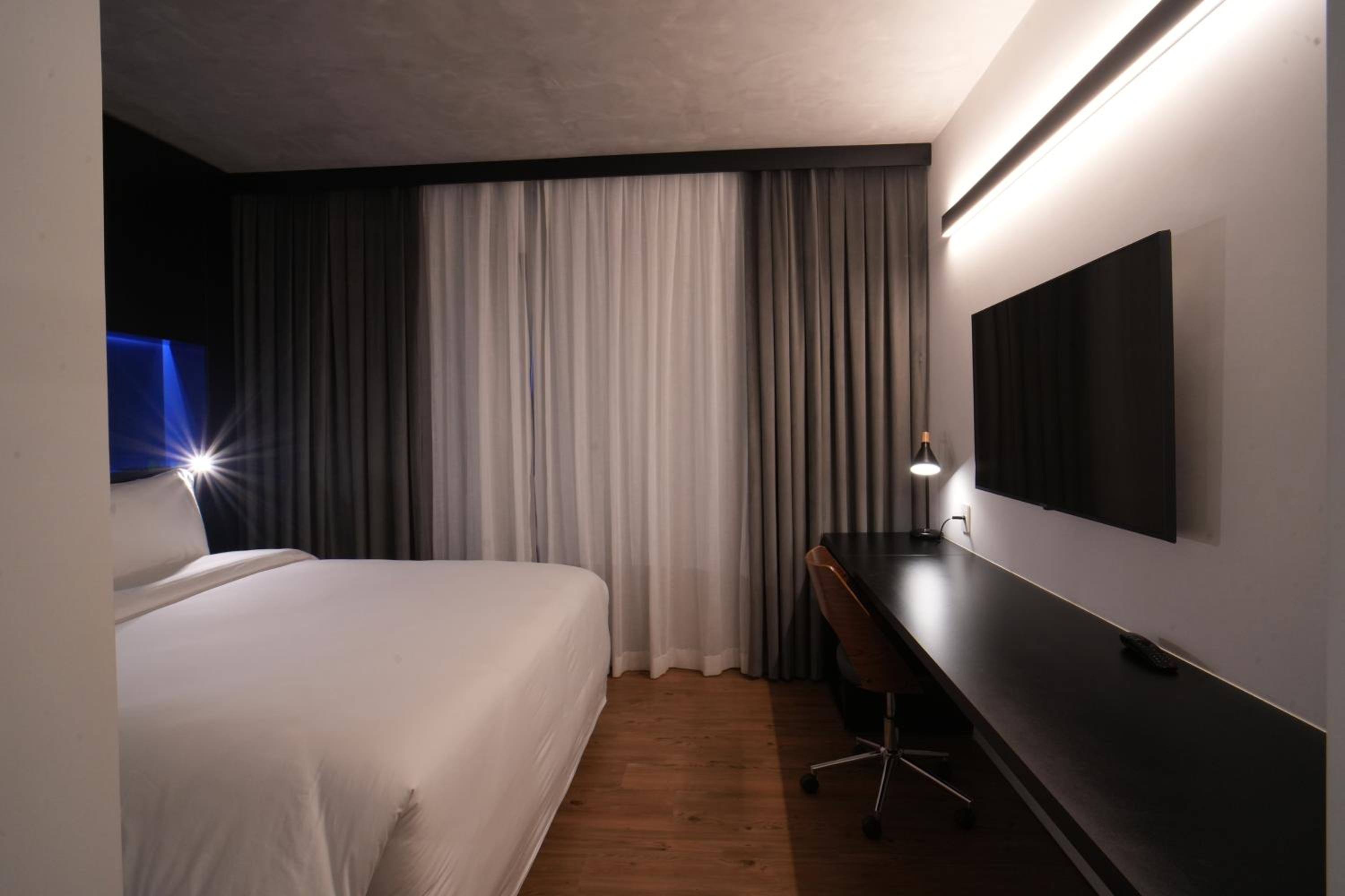 Standard Queen Room - Photo 4