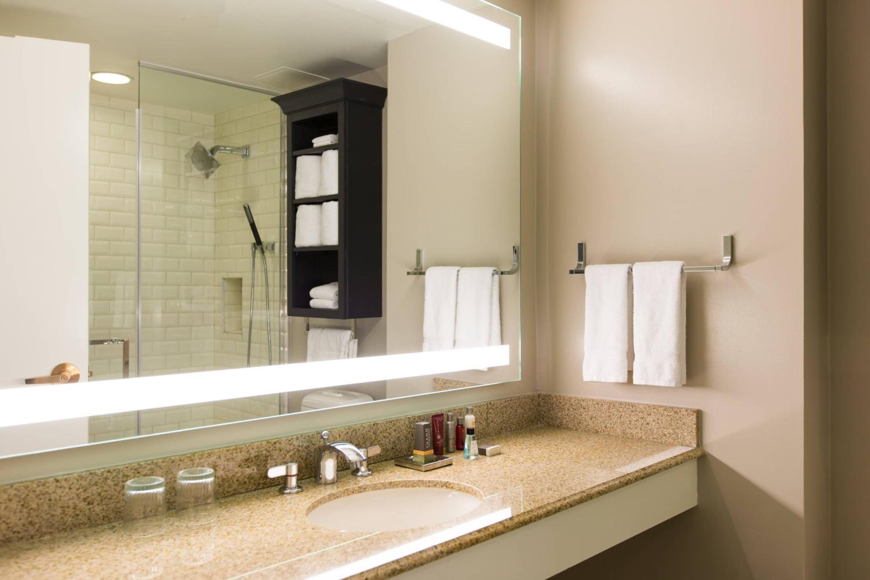 Executive King Room - Photo 5