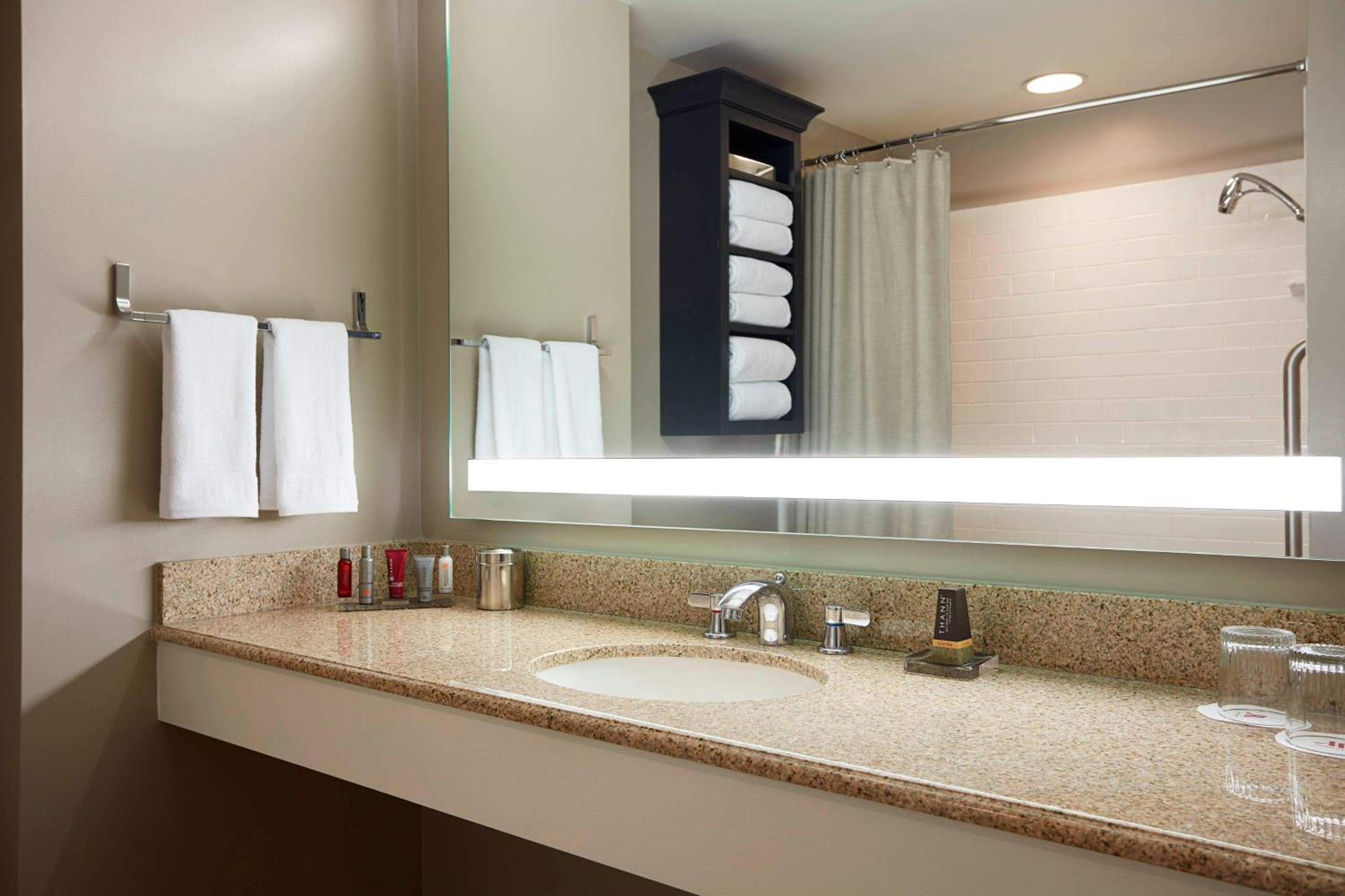 Executive King Room - Photo 2