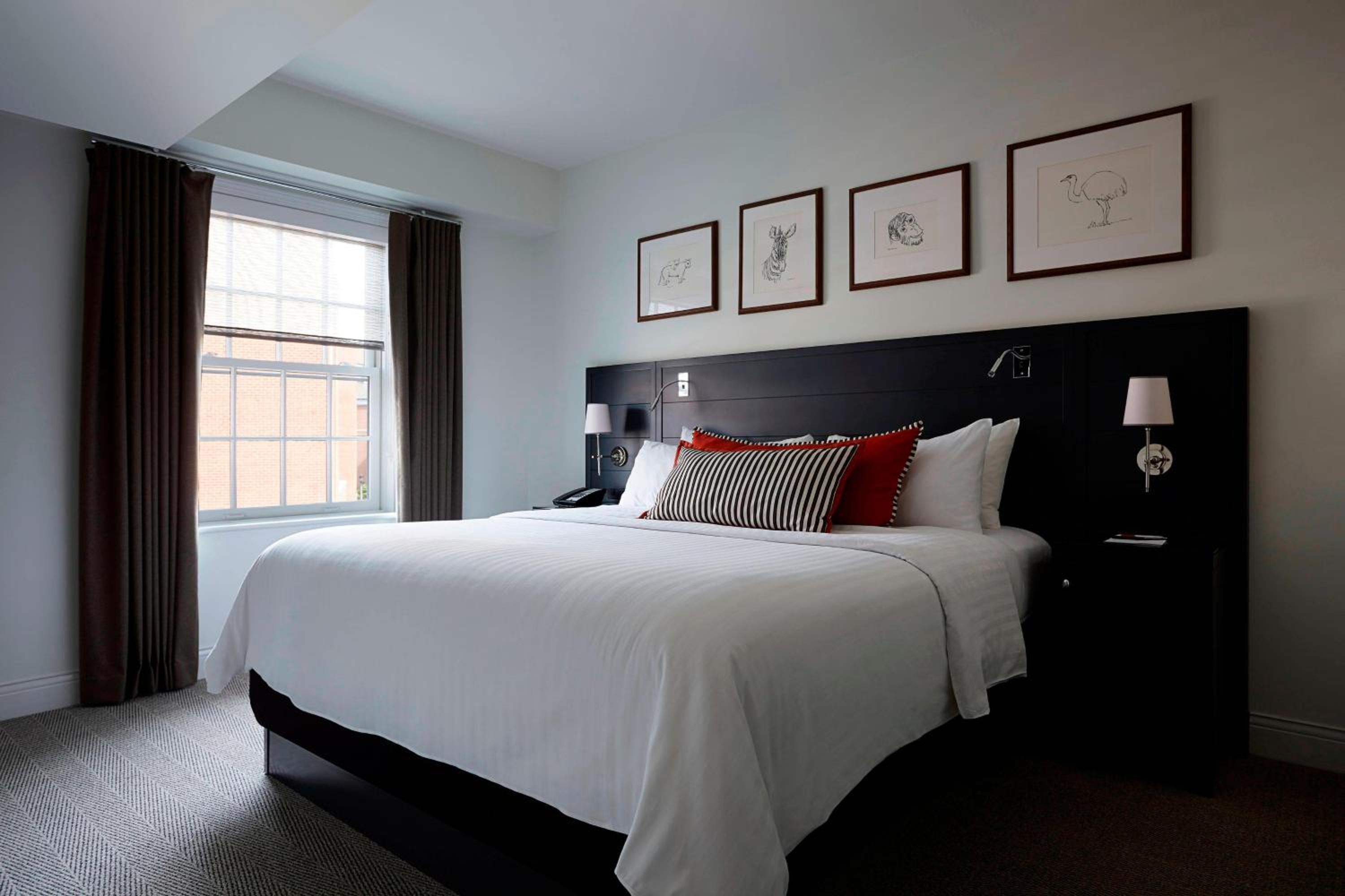 One-Bedroom King Suite - Photo 3