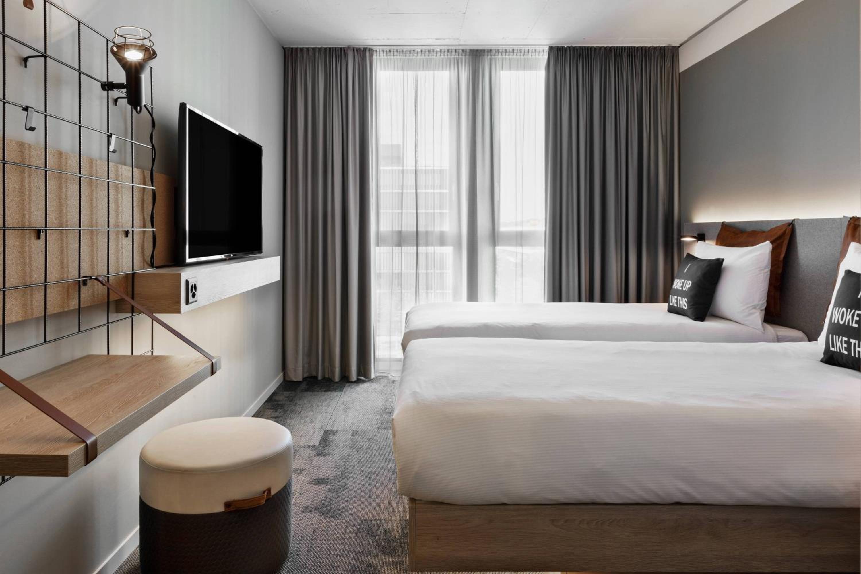 Twin Room - Photo 2