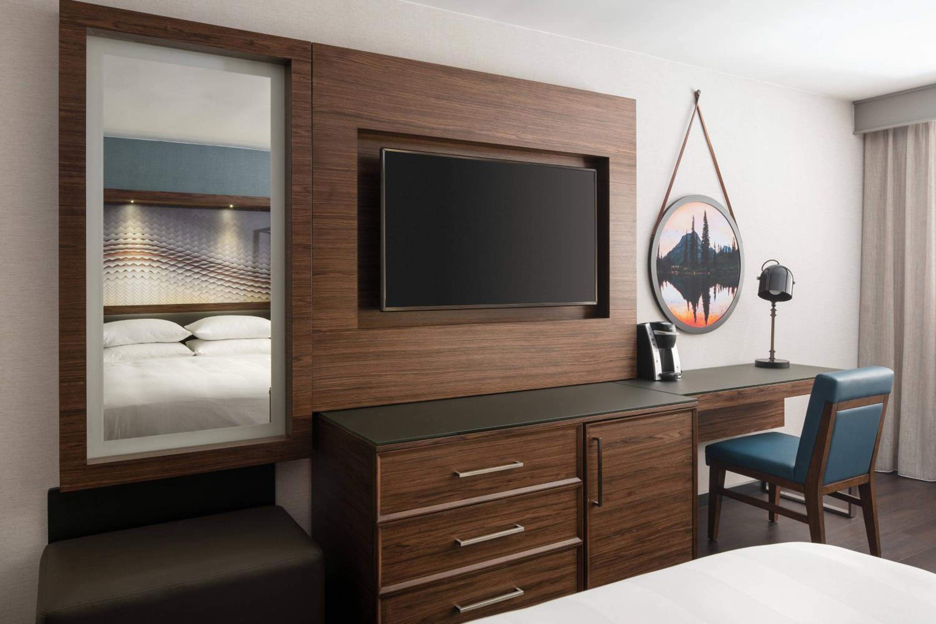 King Guest Room - Photo 5