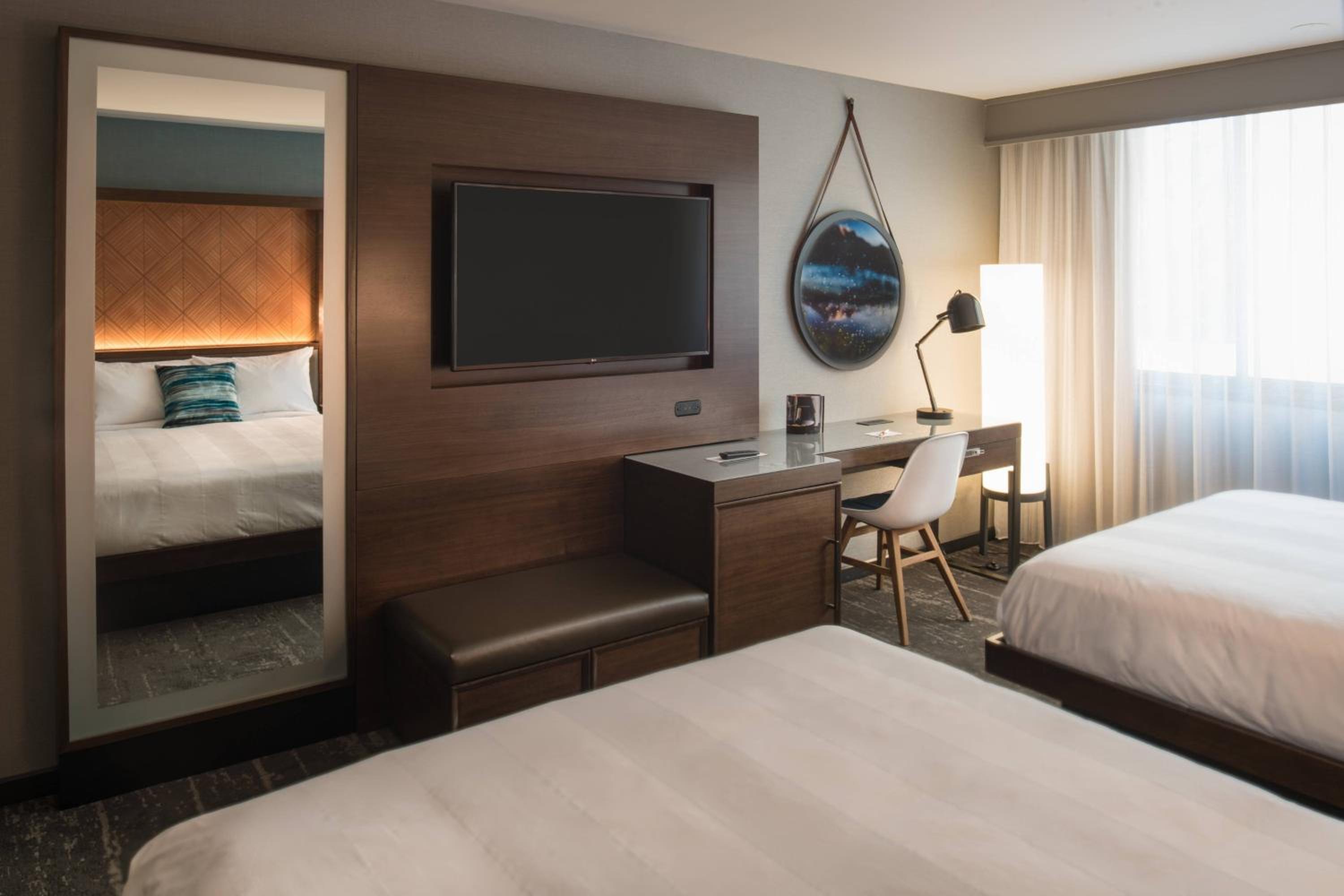 Guest Room with Two Queen Beds - Photo 8