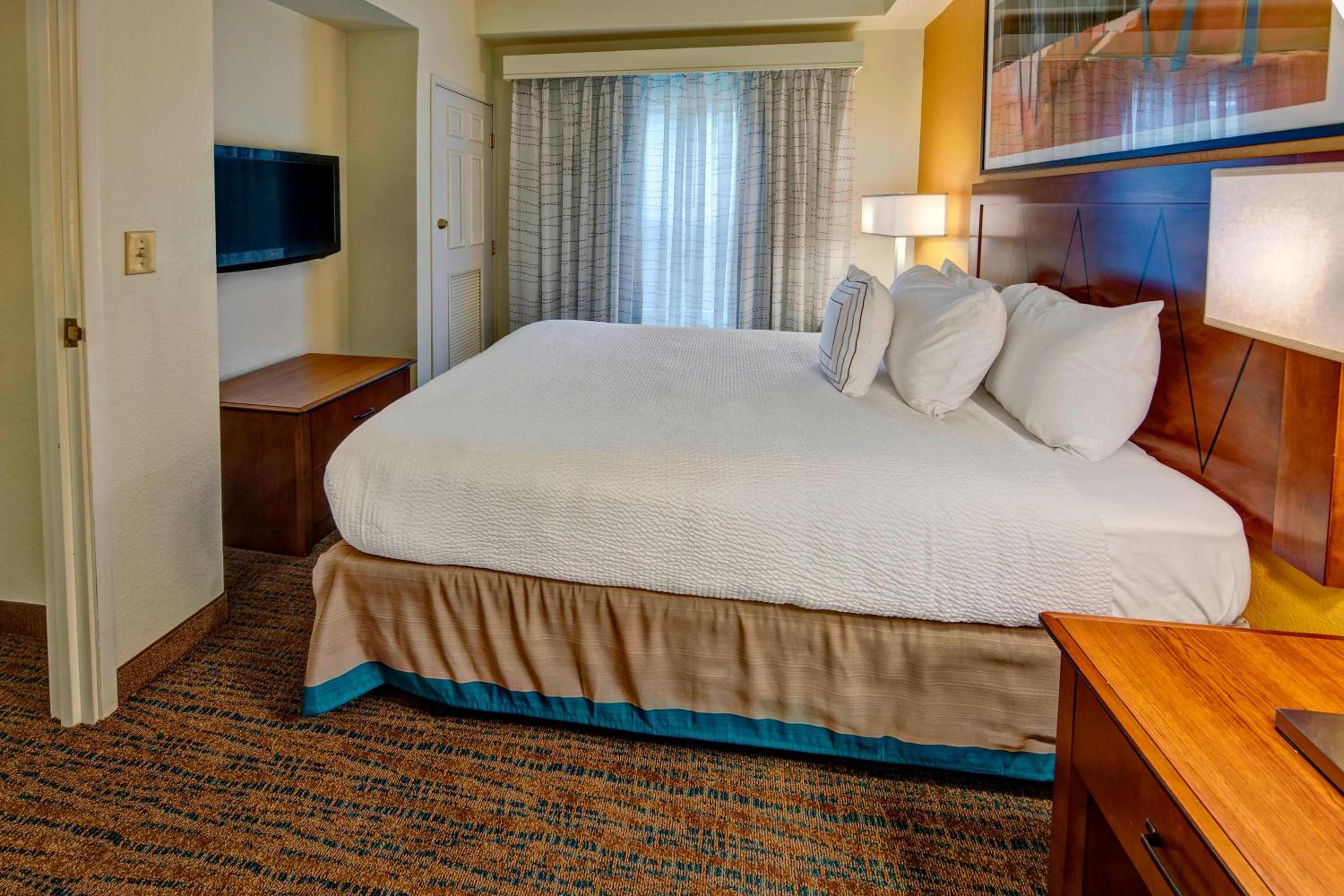 Two-Bedroom Suite with Fireplace - Photo 1