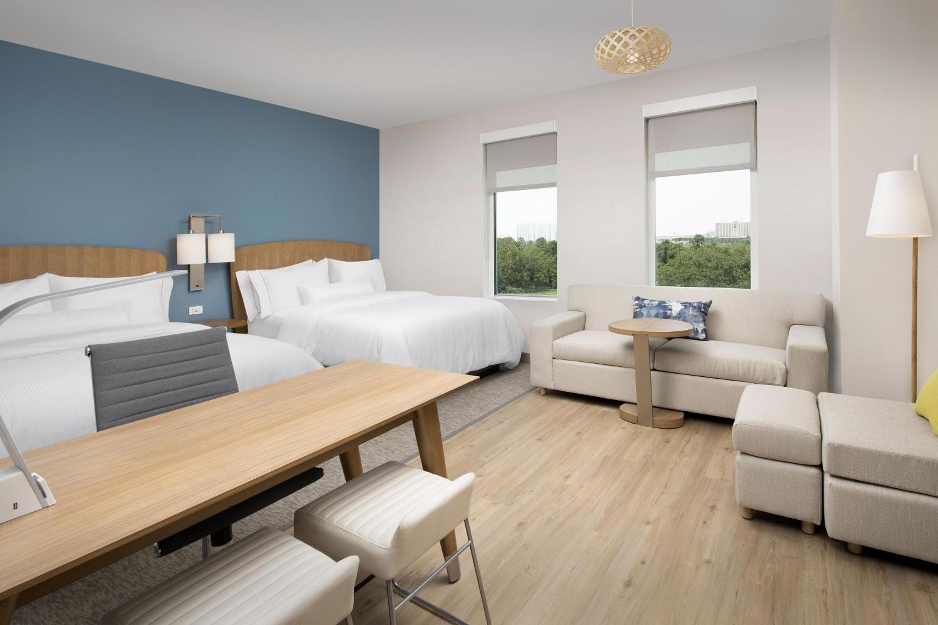 Queen Studio with Two Queen Beds and Sofa Bed thumbnail 6