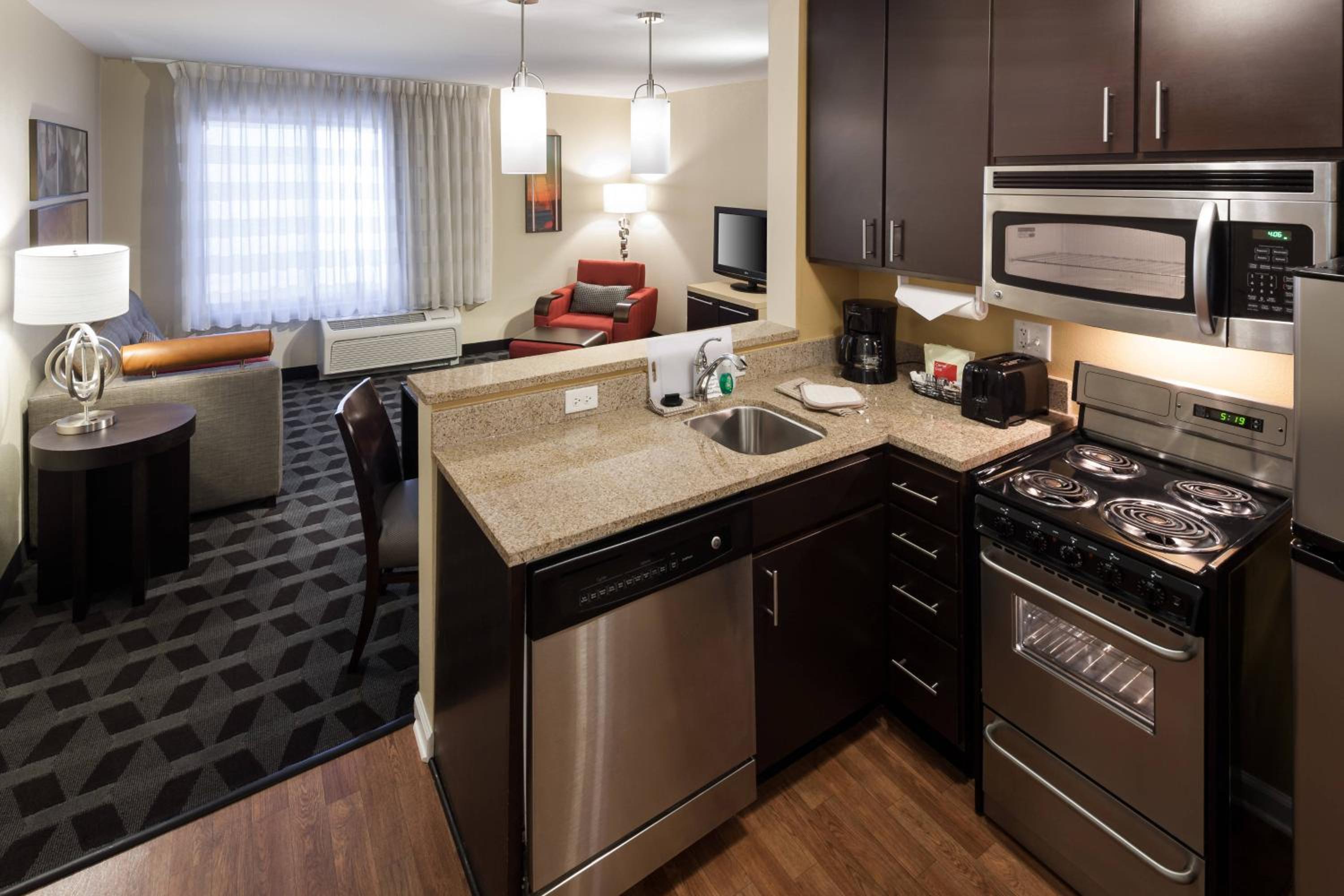 2 Bedroom Queen Suite, 2 Bedroom 2 room Suite - Photo 2