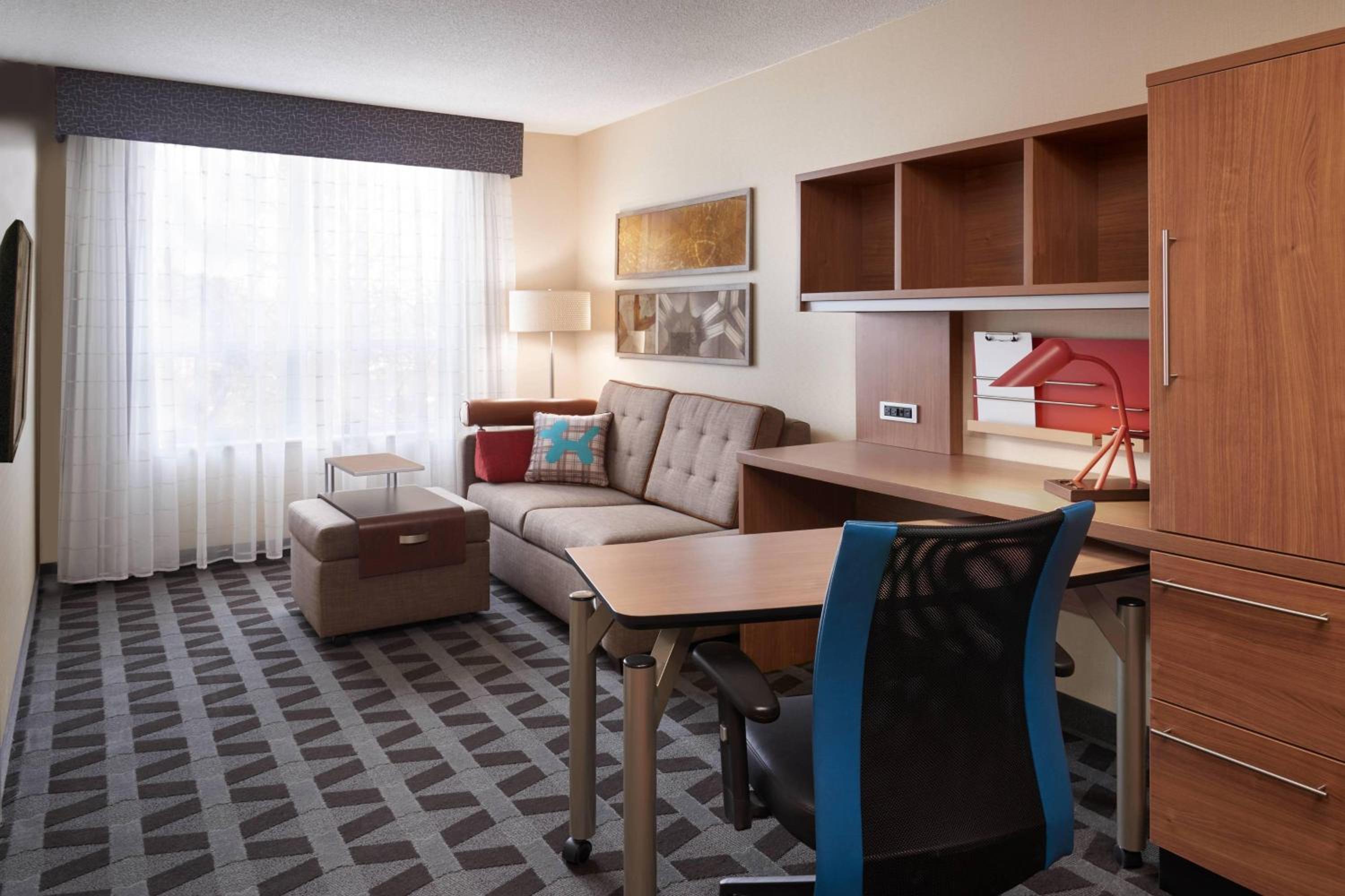 One-Bedroom King Suite with Sofa Bed photo 1