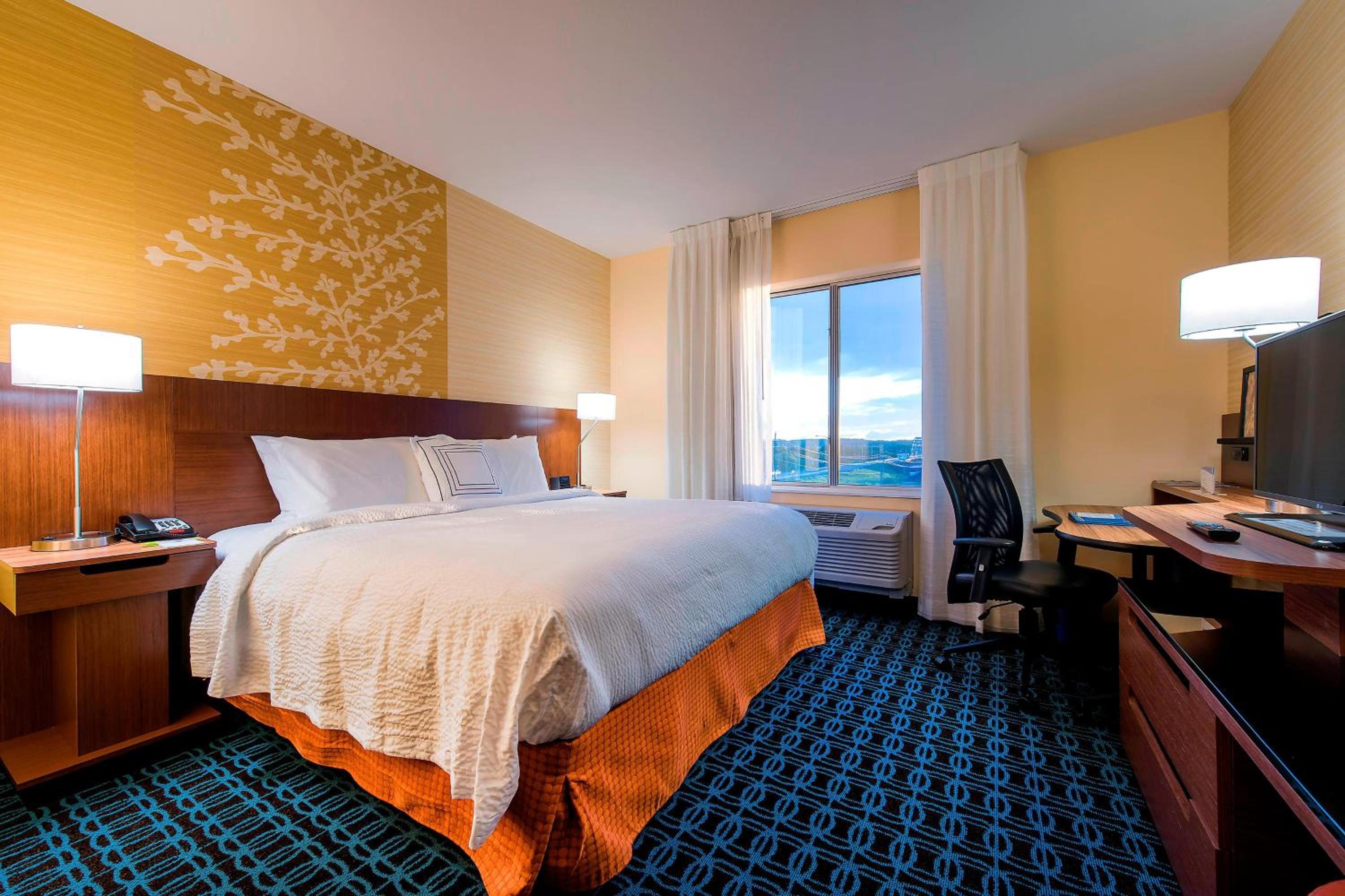 King Room with 1 King Bed