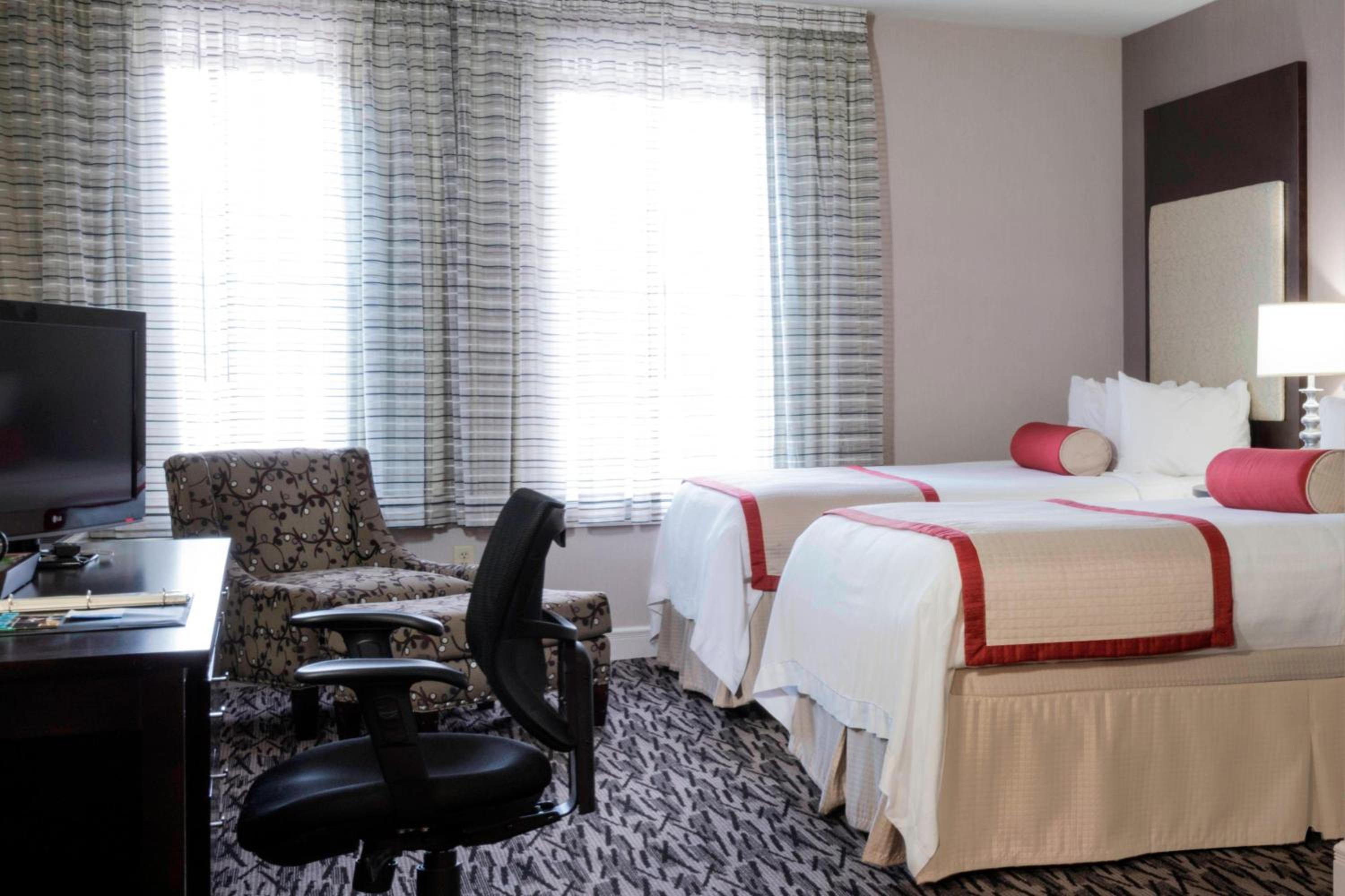 Queen Room with Two Queen Beds - Photo 1
