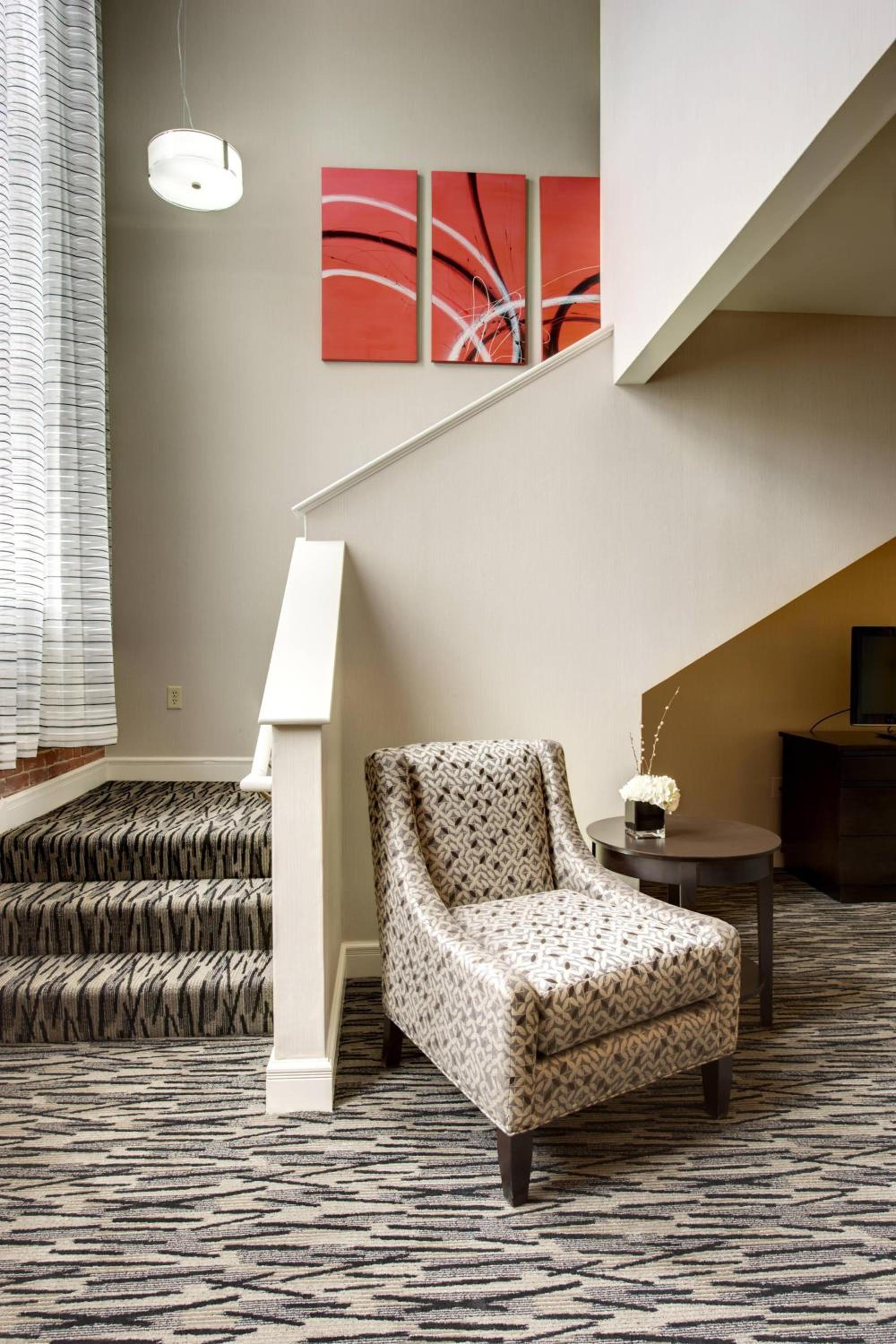 One-Bedroom King Loft with Sofa-Bed - Photo 2