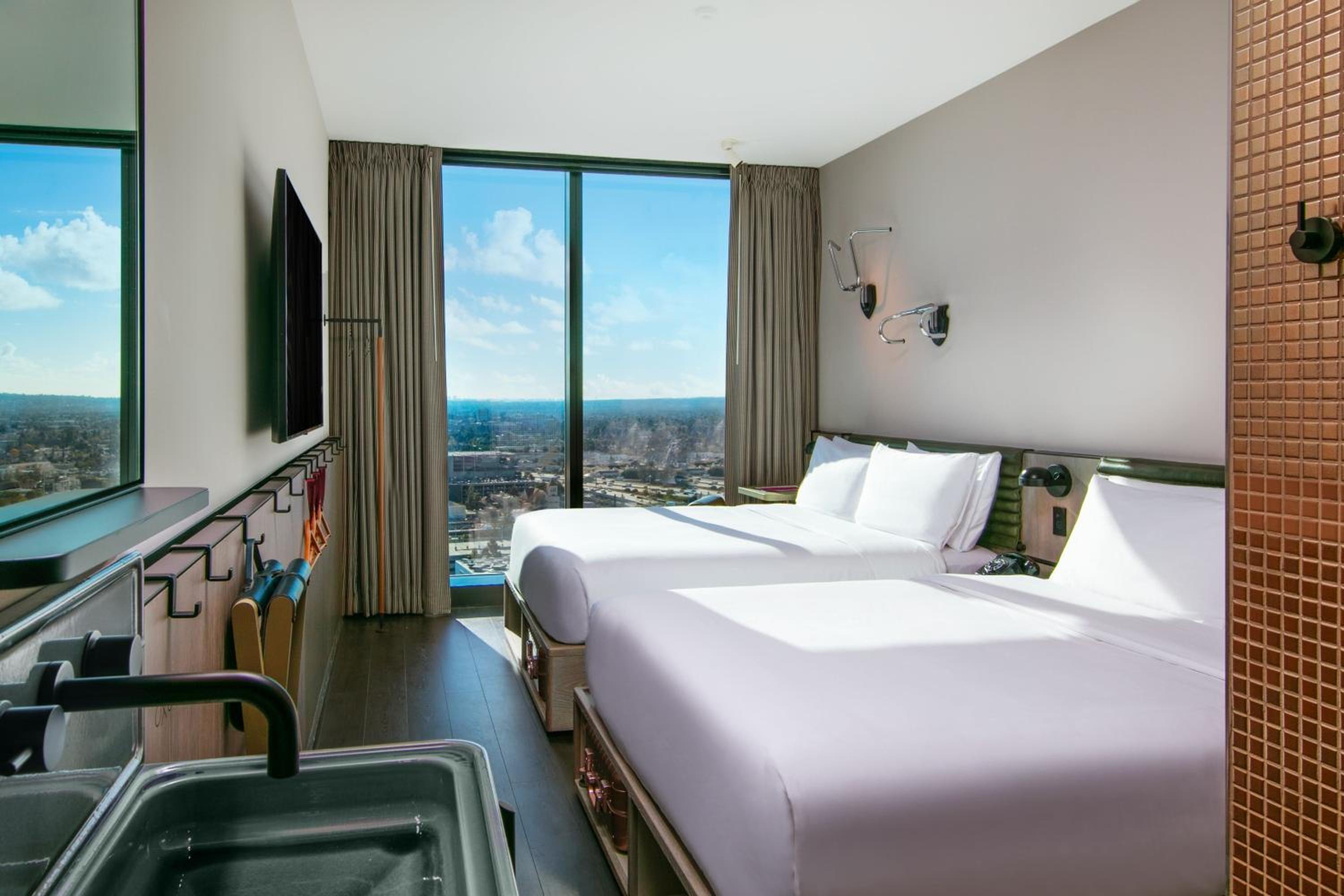 Standard Queen Room with Two Queen Beds - Hearing Accessible