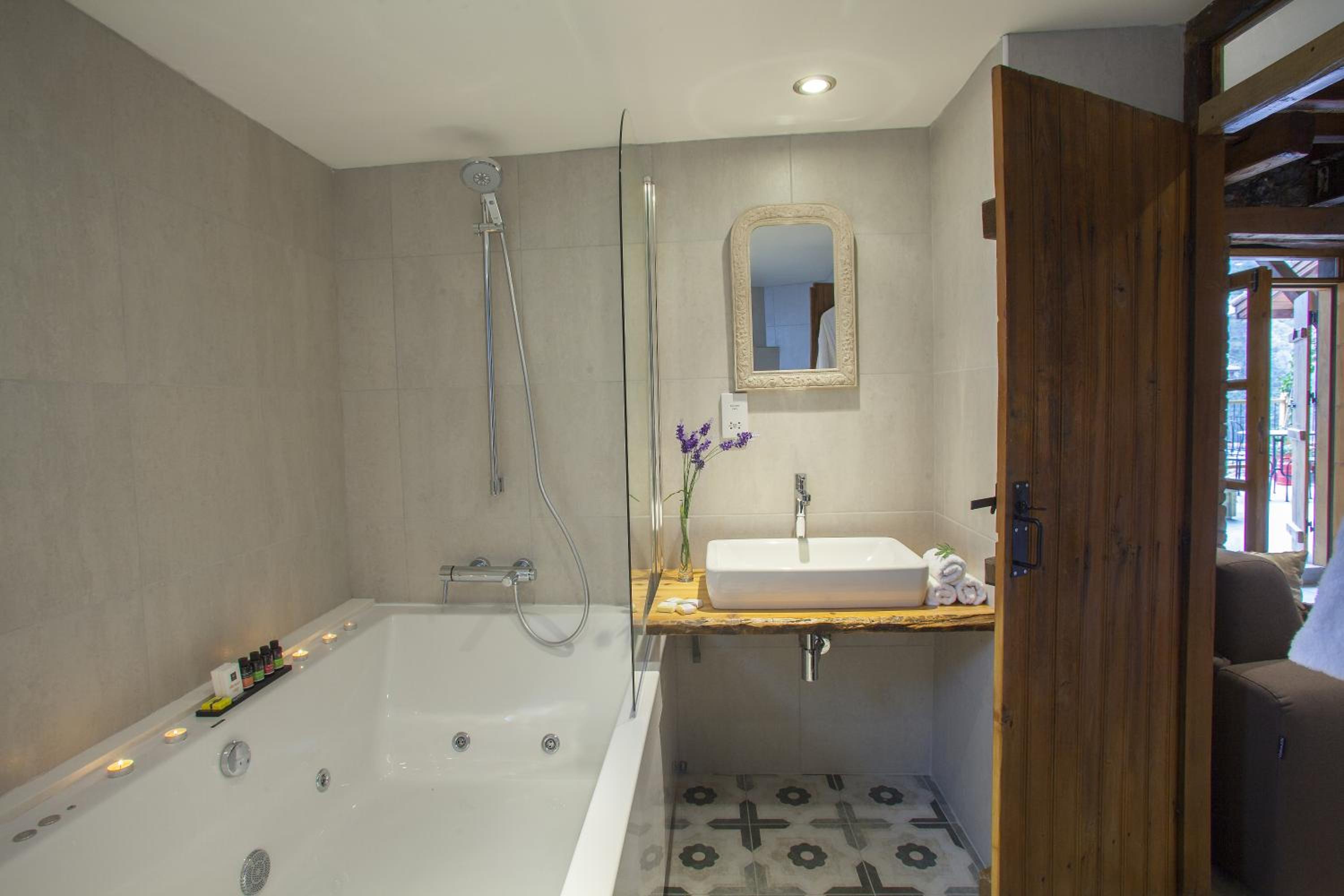 Deluxe Double Room - Photo 2