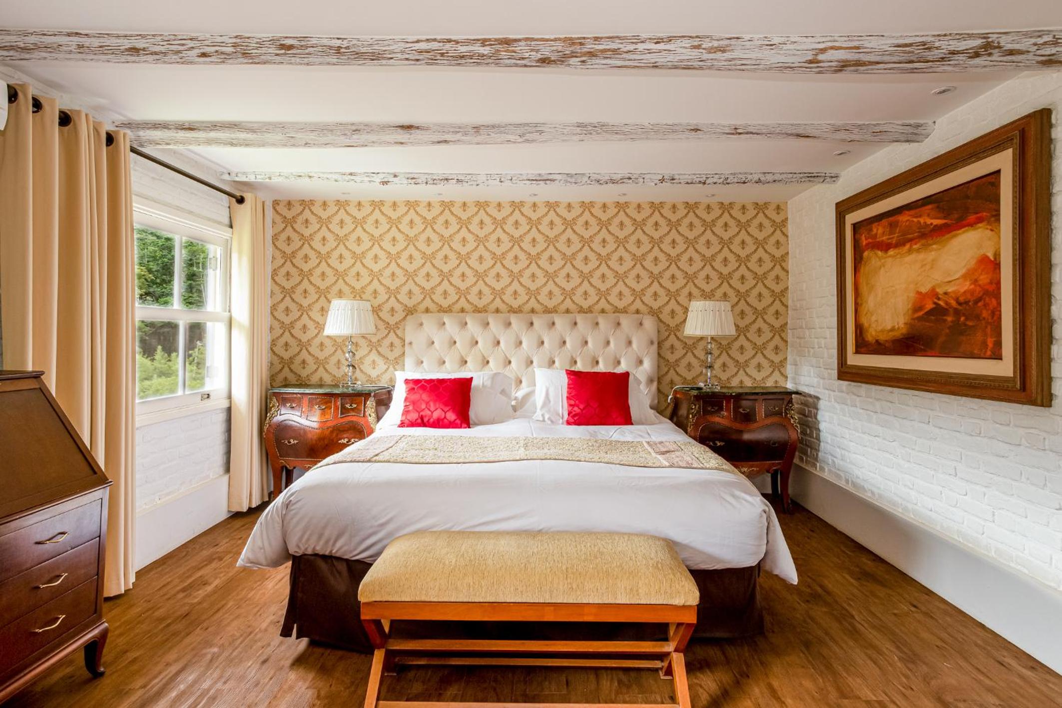 Superior King Suite - Photo 3