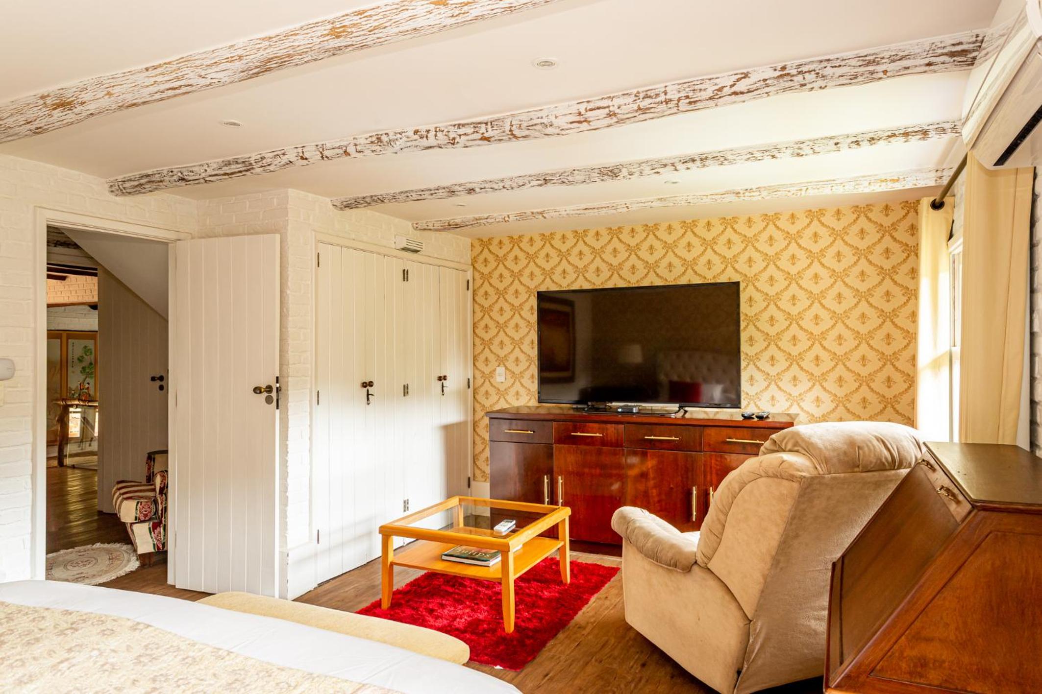 Superior King Suite - Photo 6