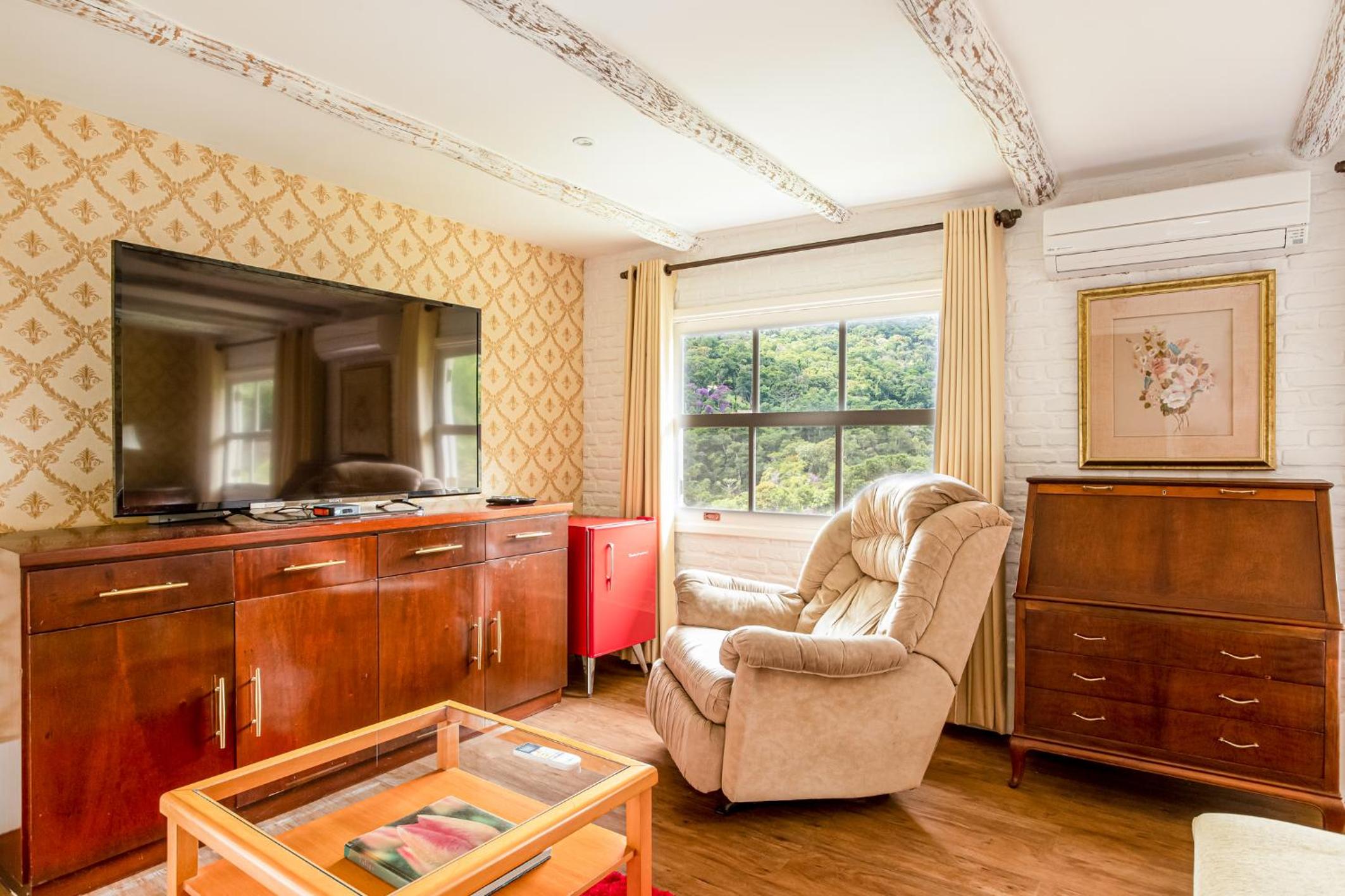 Superior King Suite - Photo 5