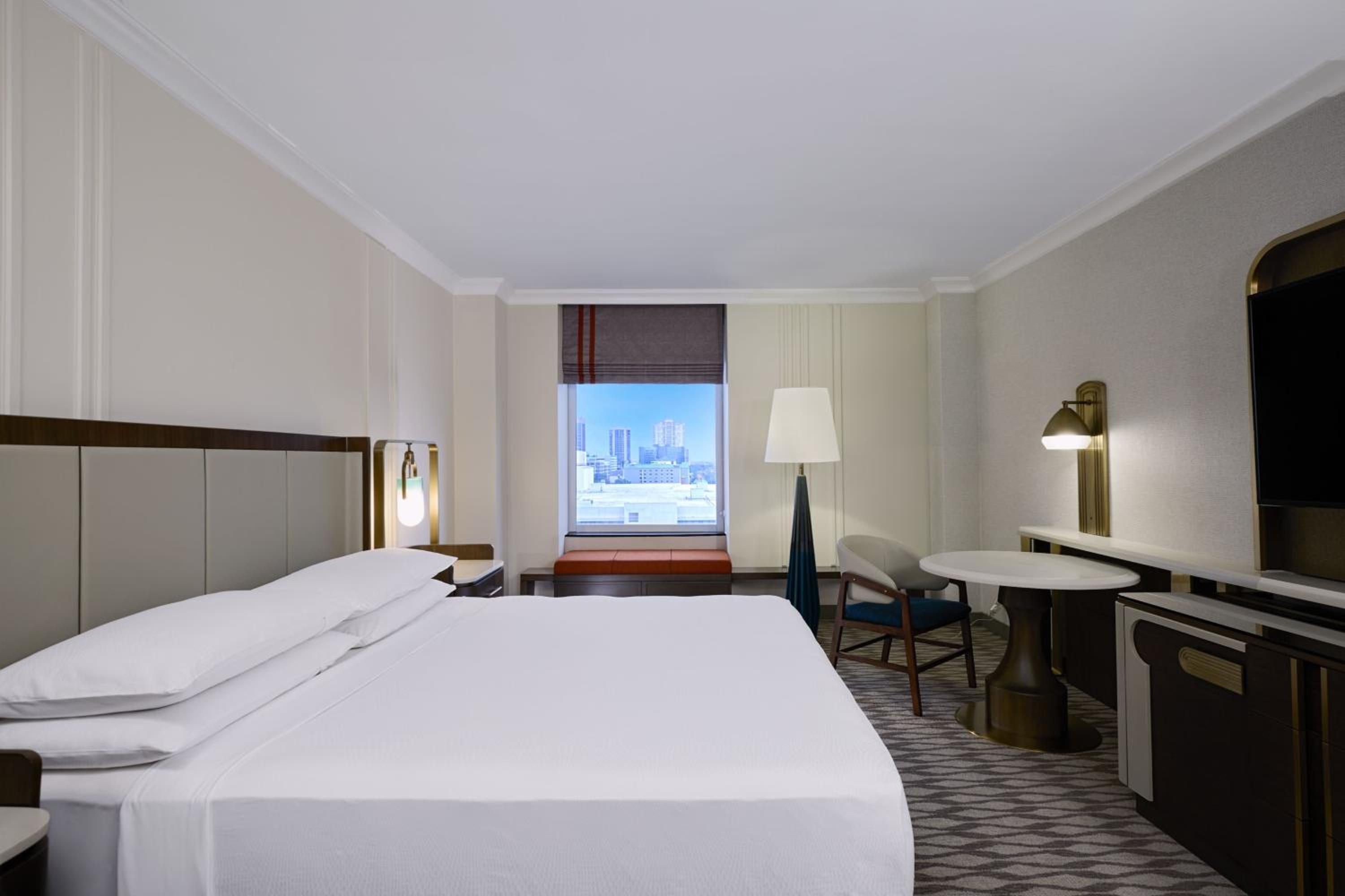 Guest Room, King bed - Photo 2