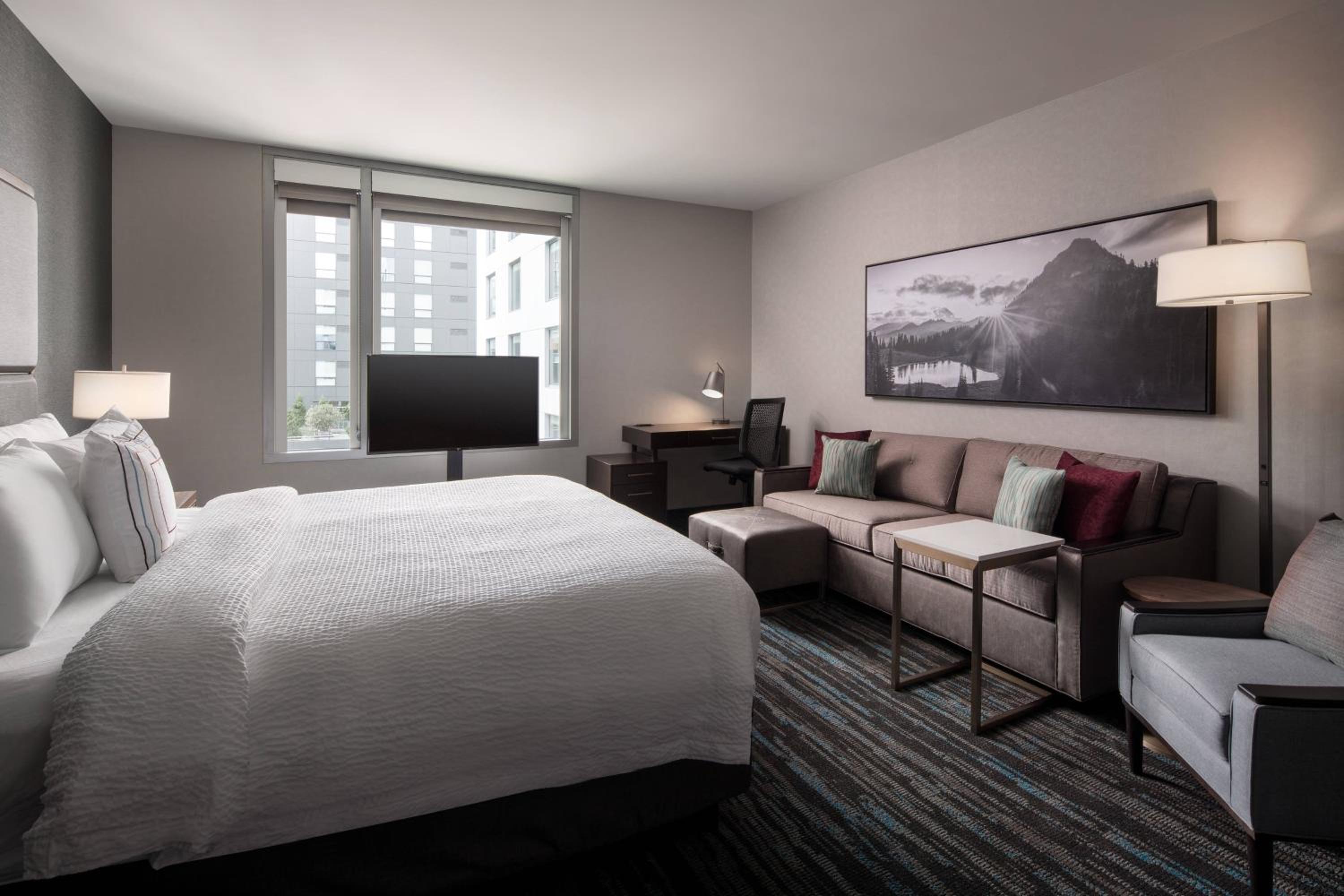 King Suite with Sofa Bed and City View