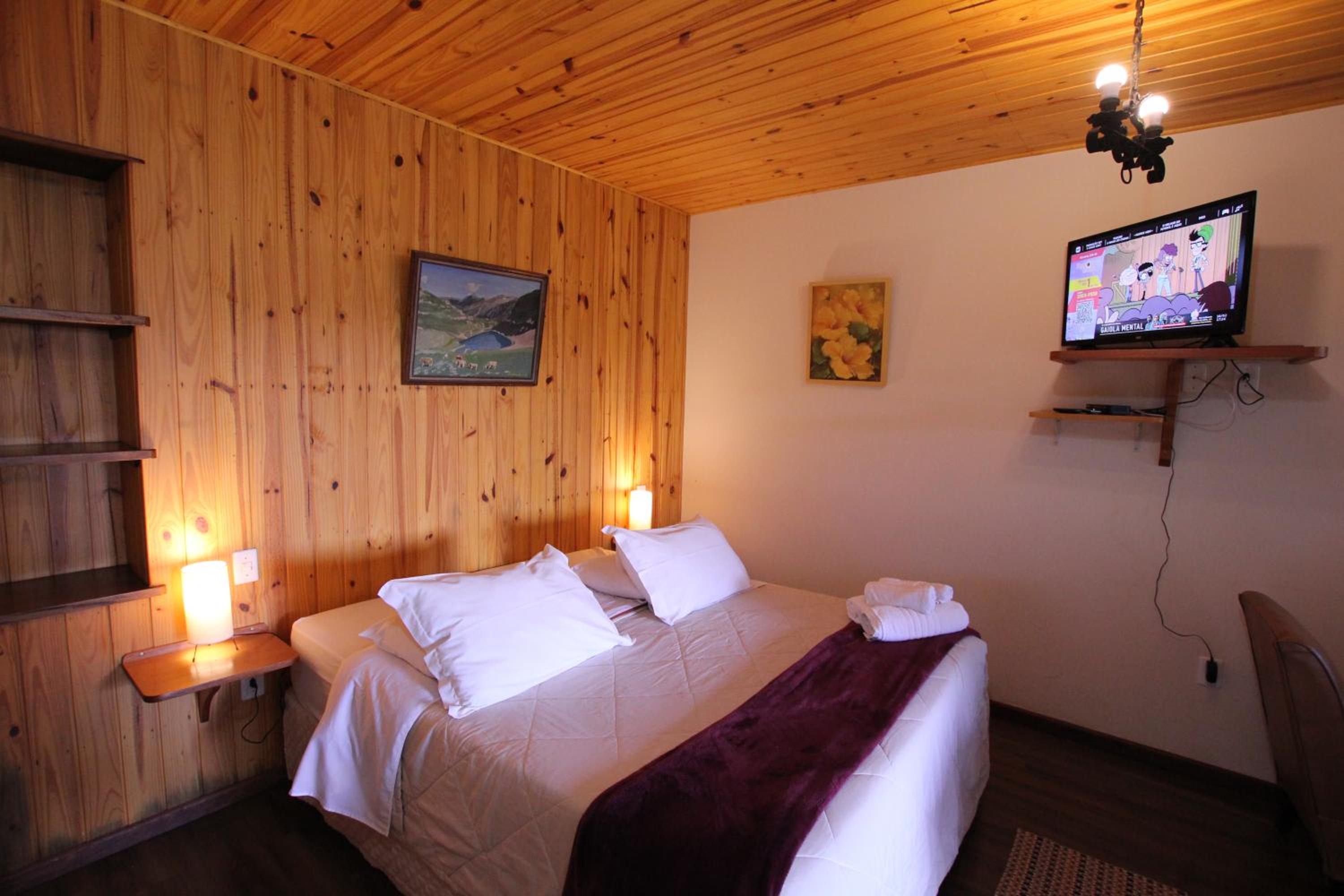 Double Suite with Spa Bath and Fireplace - Photo 13
