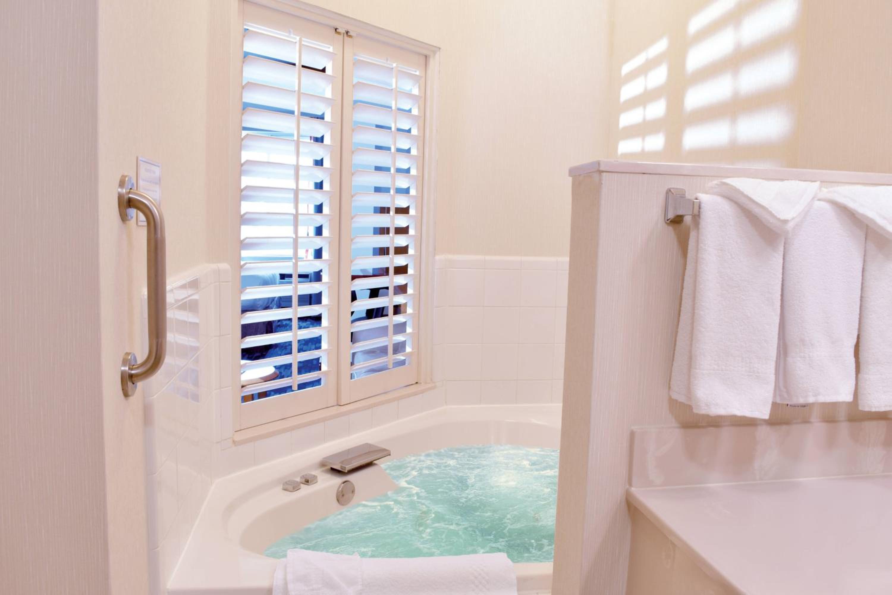 King Room with Spa Bath