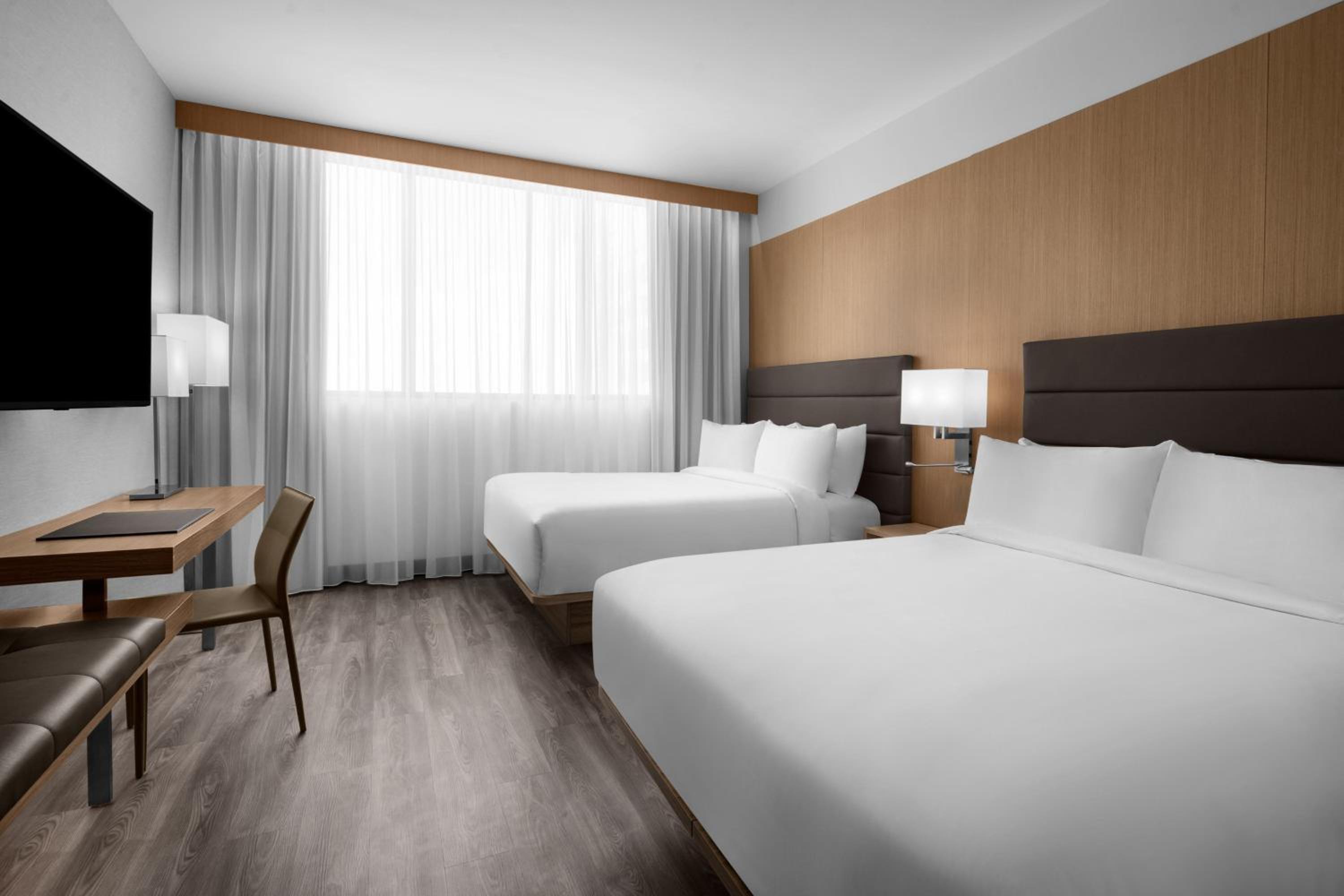Queen Room with Two Queen Beds - Hearing Accessible
