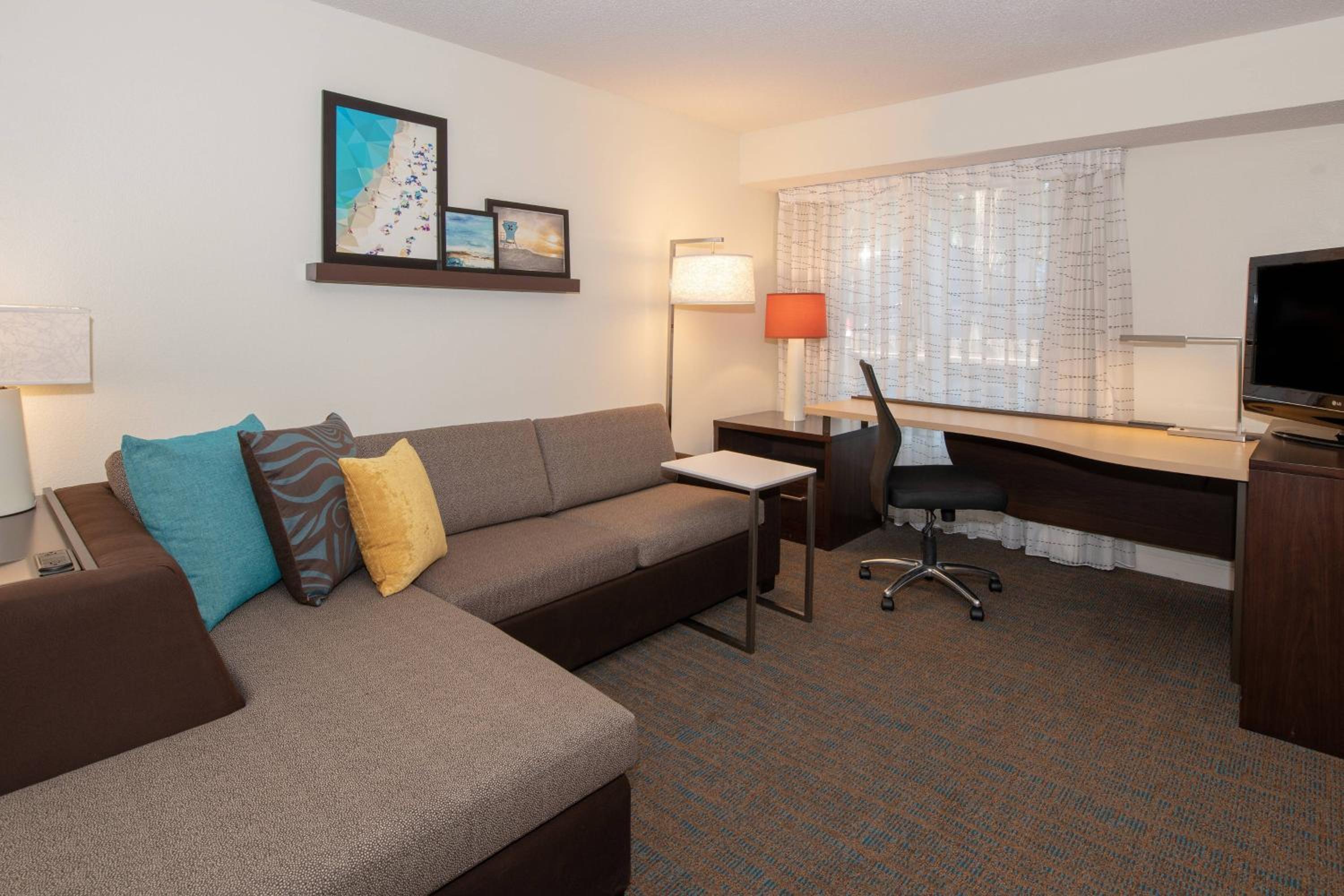One-Bedroom King Suite with Sofa Bed - Photo 7